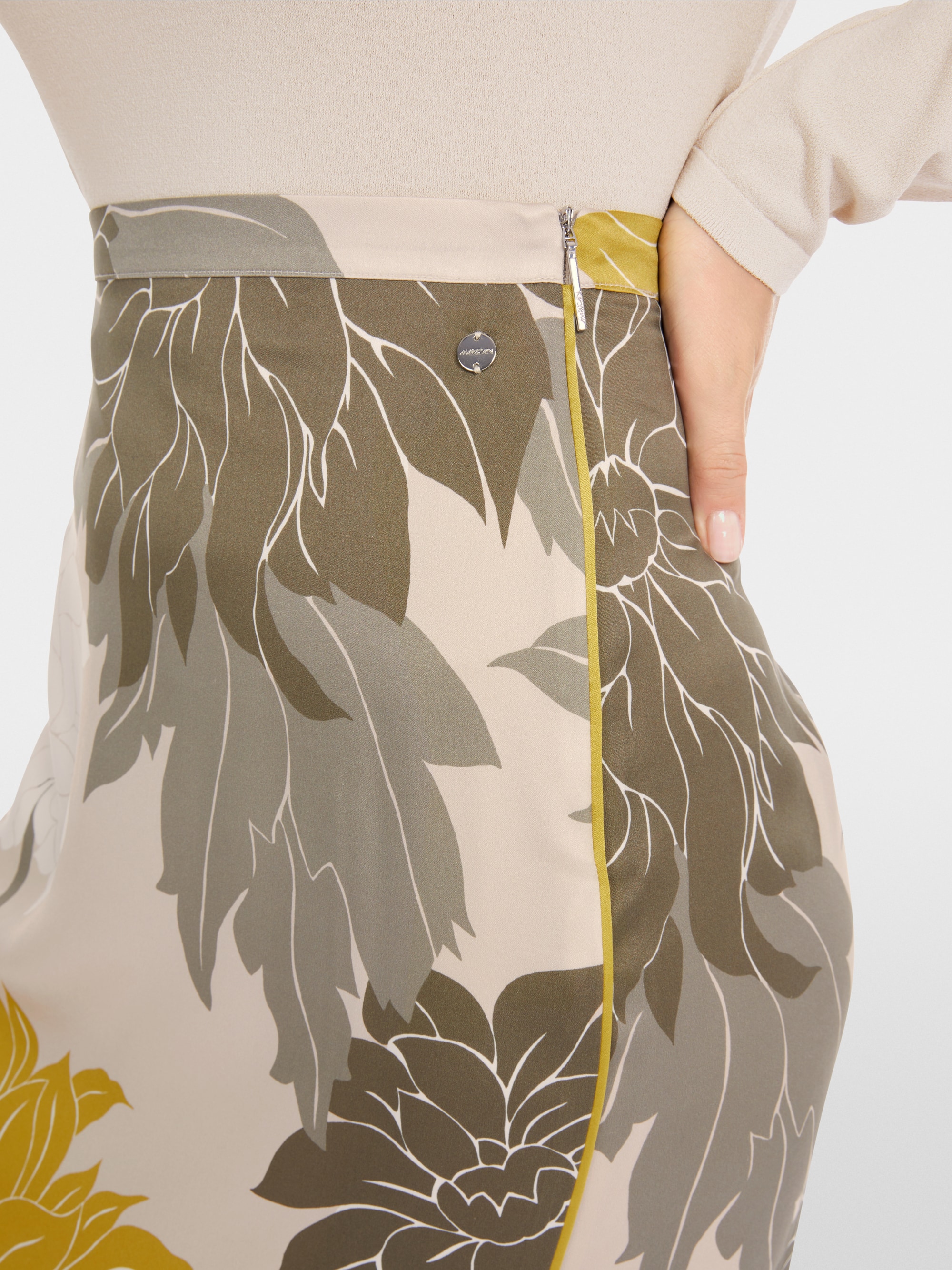 Marc-Cain Elegant glänzender Seidenrock