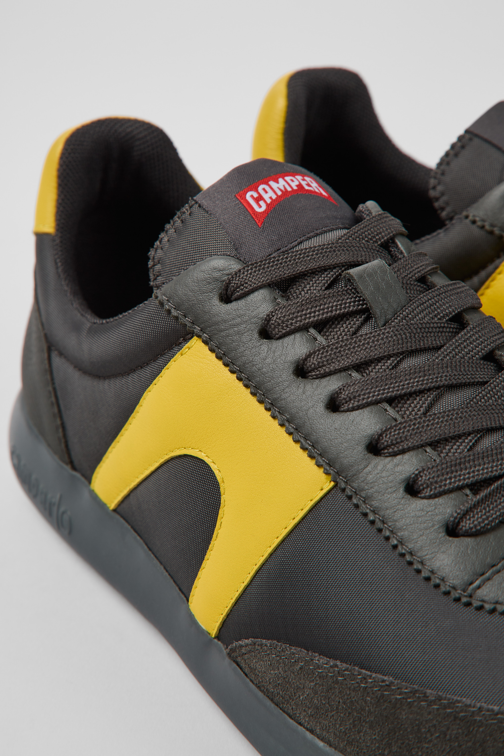 Pelotas XLite - Graue Textil- und Ledersneaker für Herren