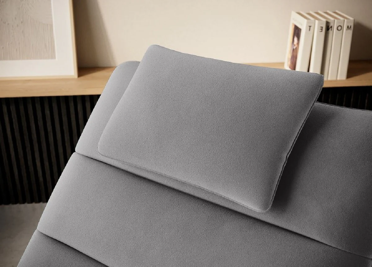 Luxury velvet chaise longue with gray pillows 170 cm