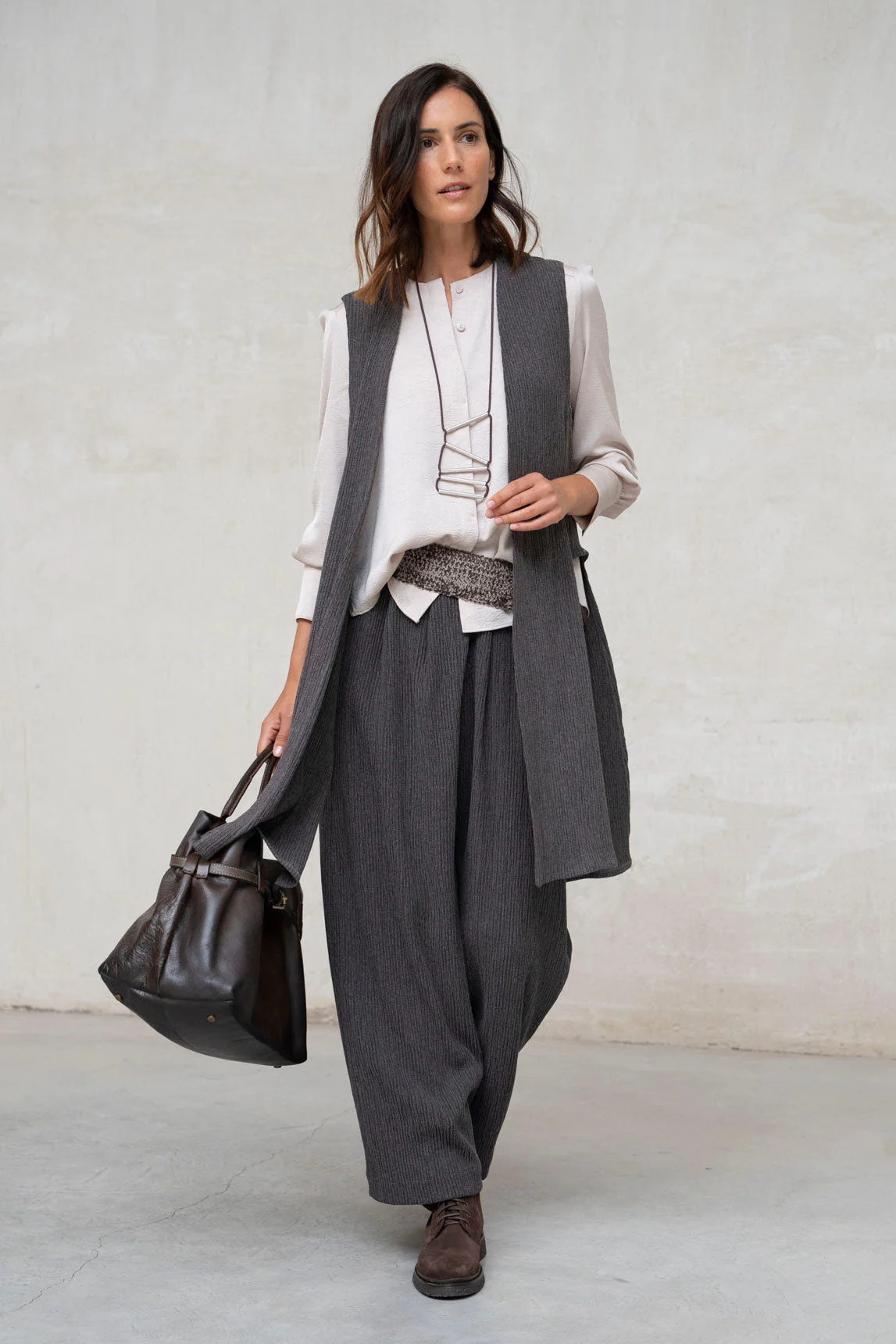 Rivera-Spanien Fermo nackte, faltige Bluse