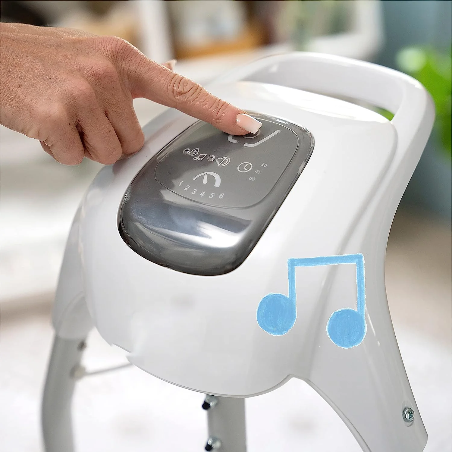 Leichte, kompakte 6-Gang-Multirichtungs-Babyschaukel, Vibrationen und Naturgeräusche, 0–9 Monate, 6–20 Pfund (Pink Cassidy)