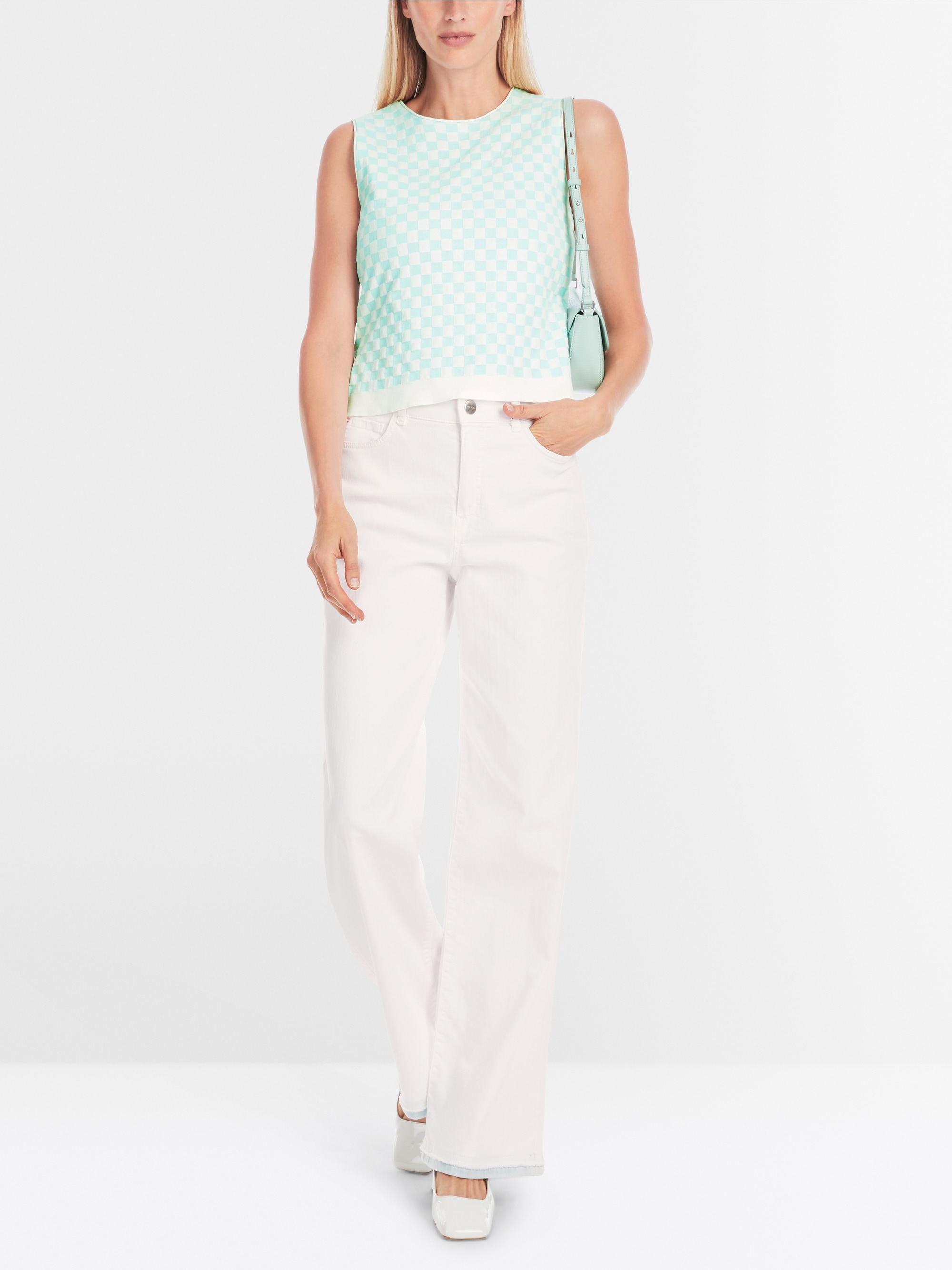 In Deutschland gestricktes, ärmelloses Karooberteil von Marc-Cain