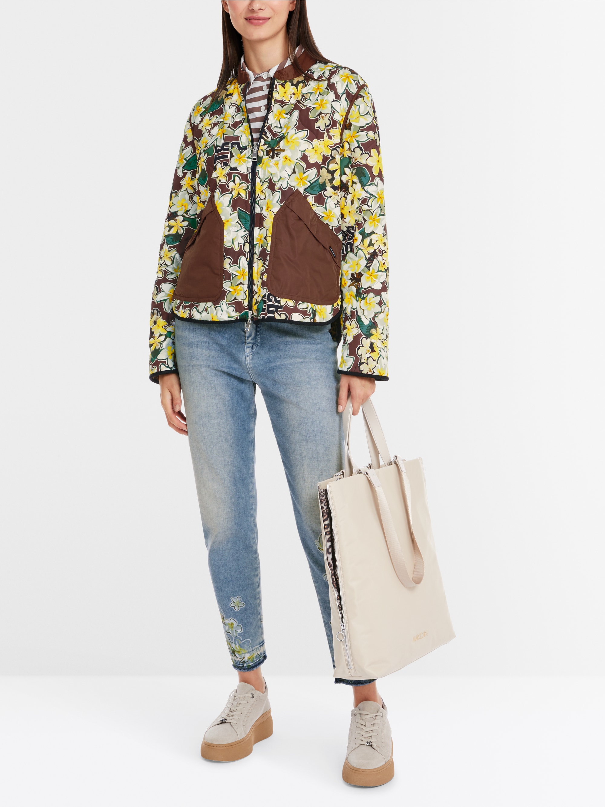 Wendejacke mit Marc-Cain Rethink Together-Print