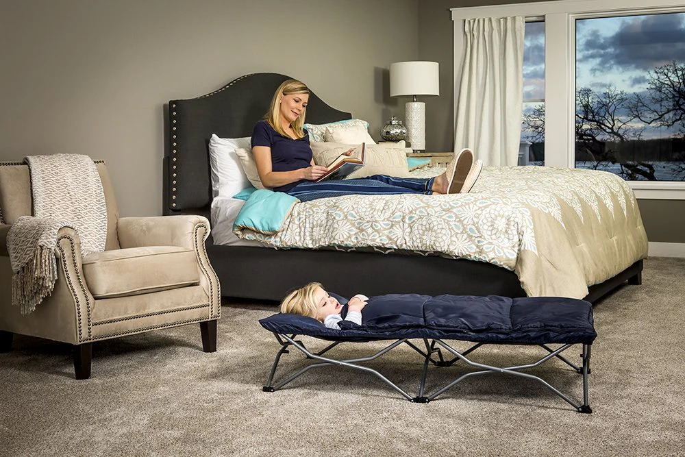 Regalo My Cot tragbares Kleinkinderbett, inklusive Spannbettlaken, Königsblau, 48 x 24 x 9 Zoll (1 Stück)