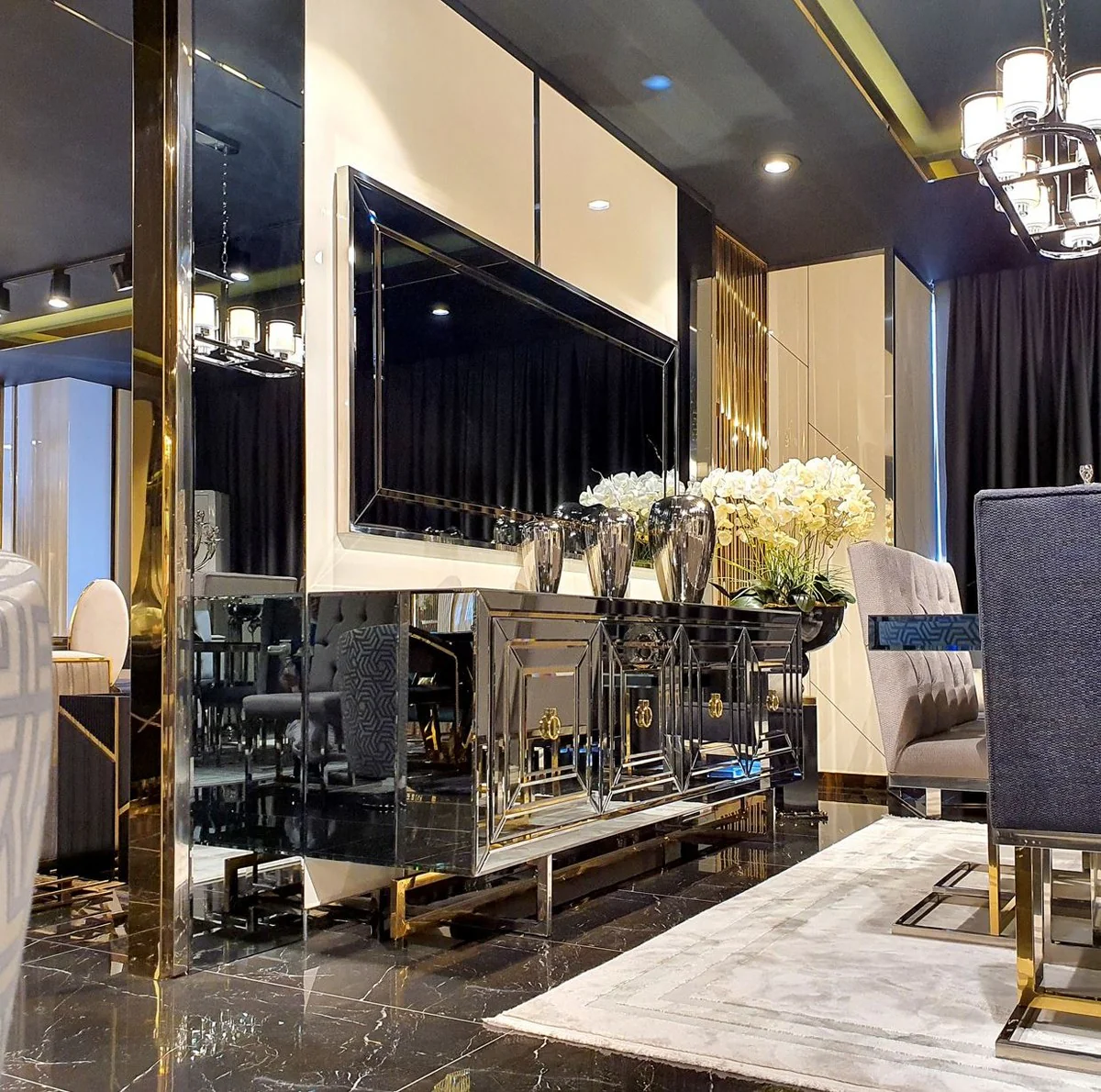 Luxury wall mirror silver / gold 210 x 4 x H. 130 cm - Rectangular living room mirror - Luxury furniture