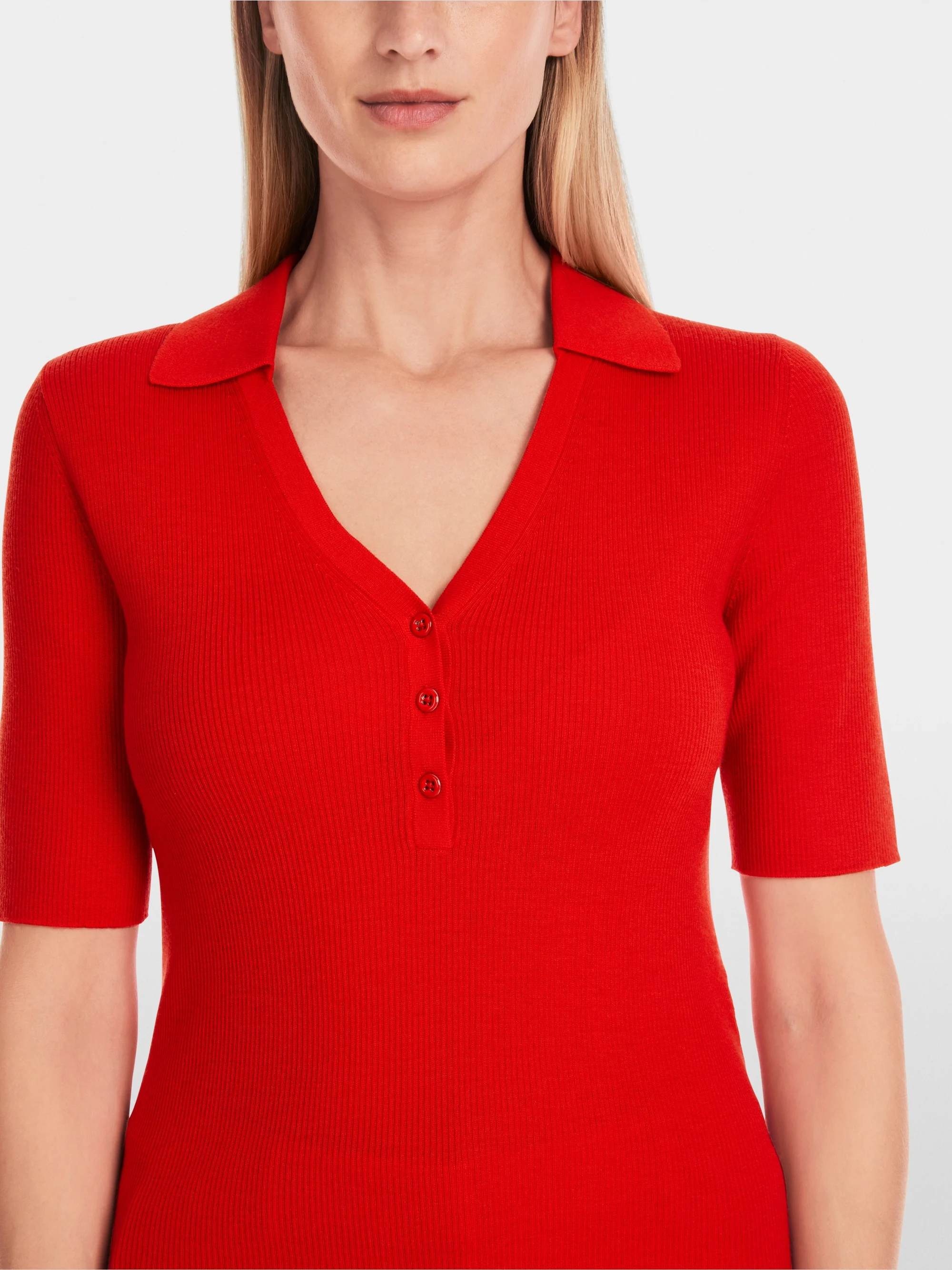 Einfarbiges Marc-Cain-Poloshirt aus 100 % Wolle