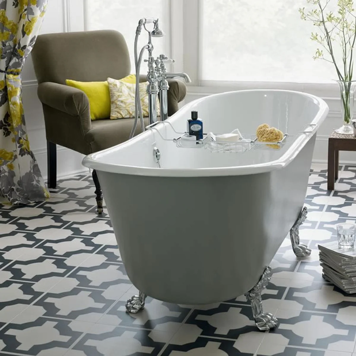 Luxury cast iron bathtub light gray / white 170 x 68 x H. 67.5 cm - Curved freestanding bathtub - Baroque & Art Nouveau bathroom furniture