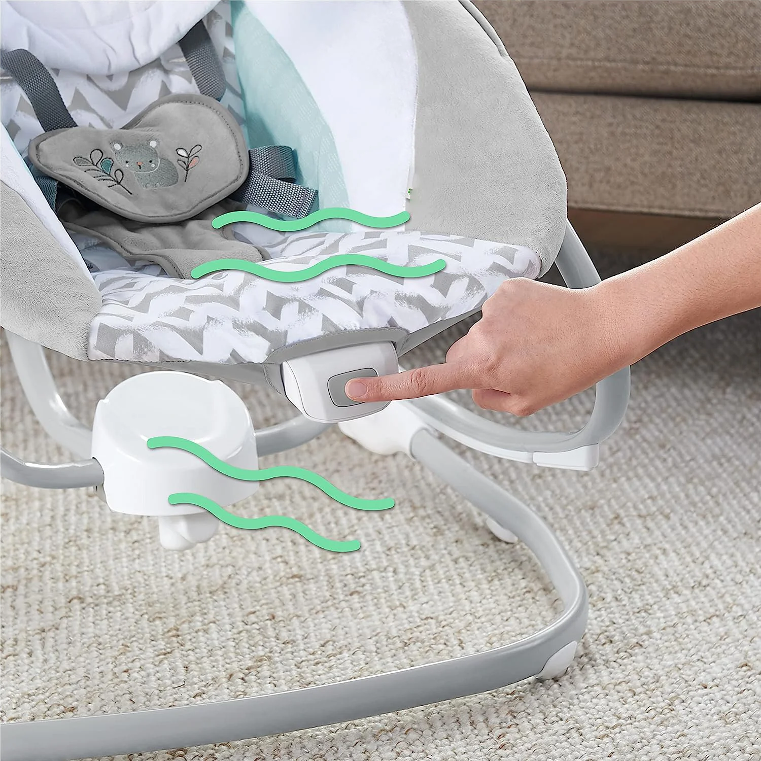 Leichte, kompakte 6-Gang-Multirichtungs-Babyschaukel, Vibrationen und Naturgeräusche, 0–9 Monate, 6–20 Pfund (Pink Cassidy)