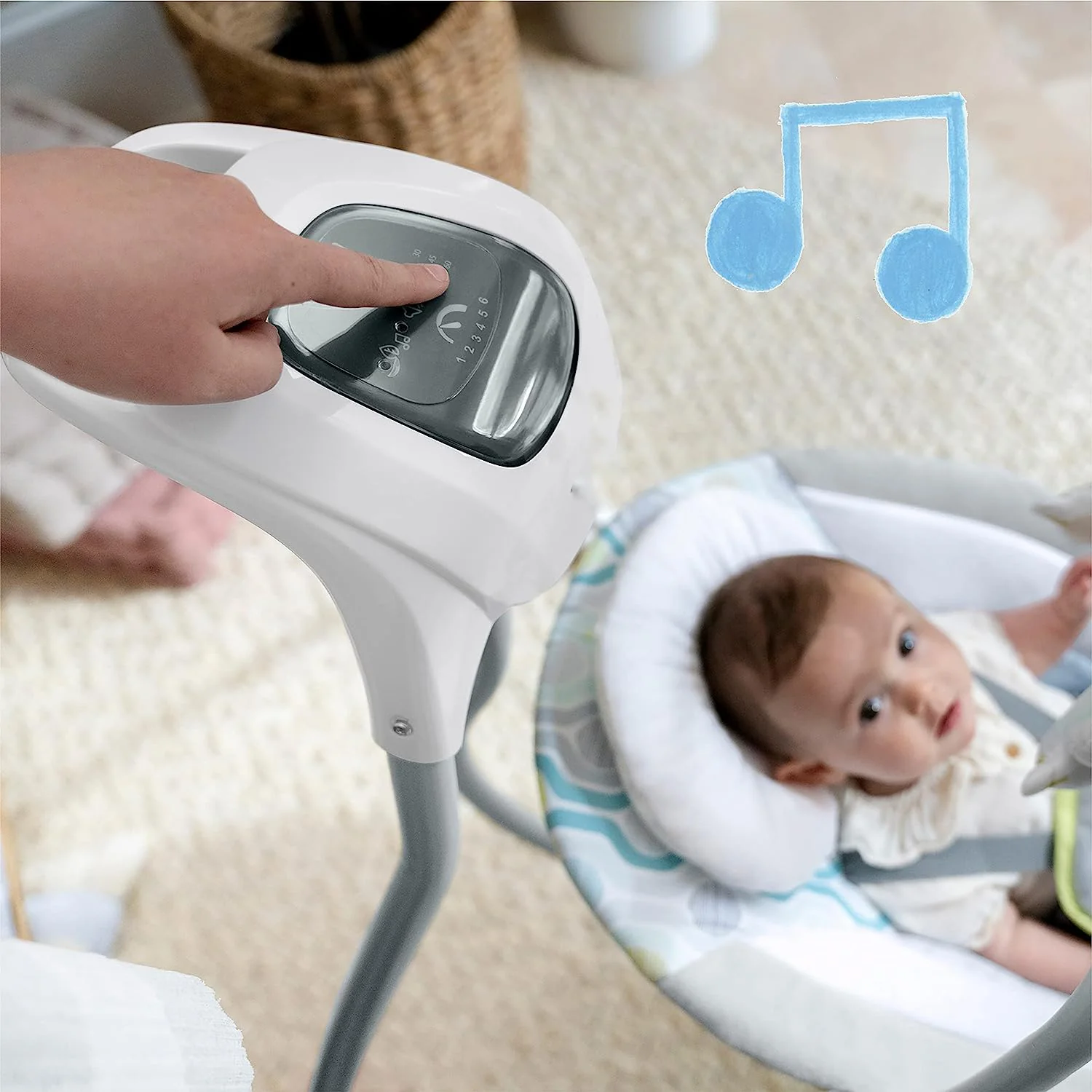 Leichte, kompakte 6-Gang-Multirichtungs-Babyschaukel, Vibrationen und Naturgeräusche, 0–9 Monate, 6–20 Pfund (Pink Cassidy)