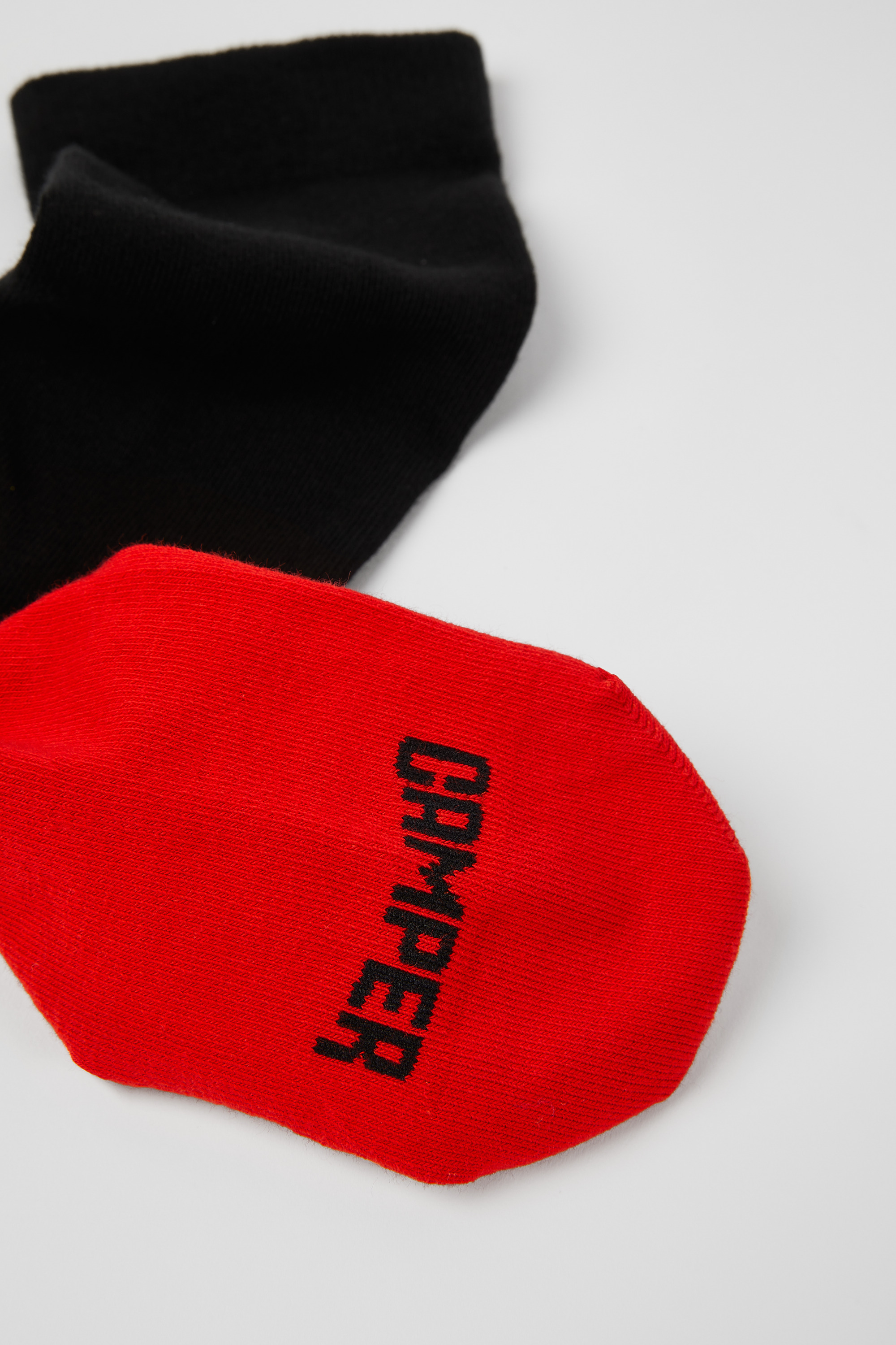 Odd Socks Pack - Vier mehrfarbige Einzel Unisex Socken