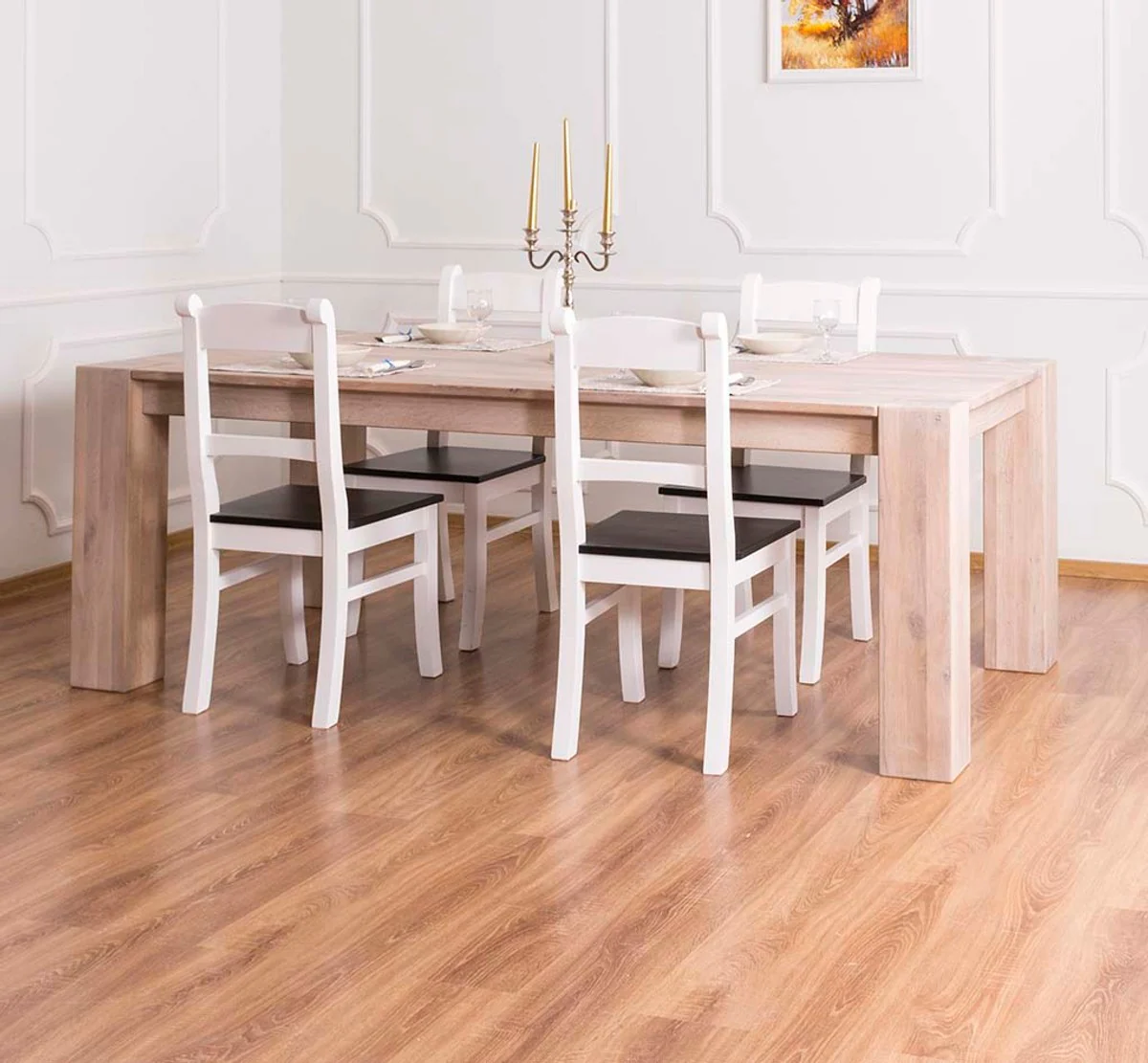 is a Europe-wide renowned producer and distributor of baroque furniture and