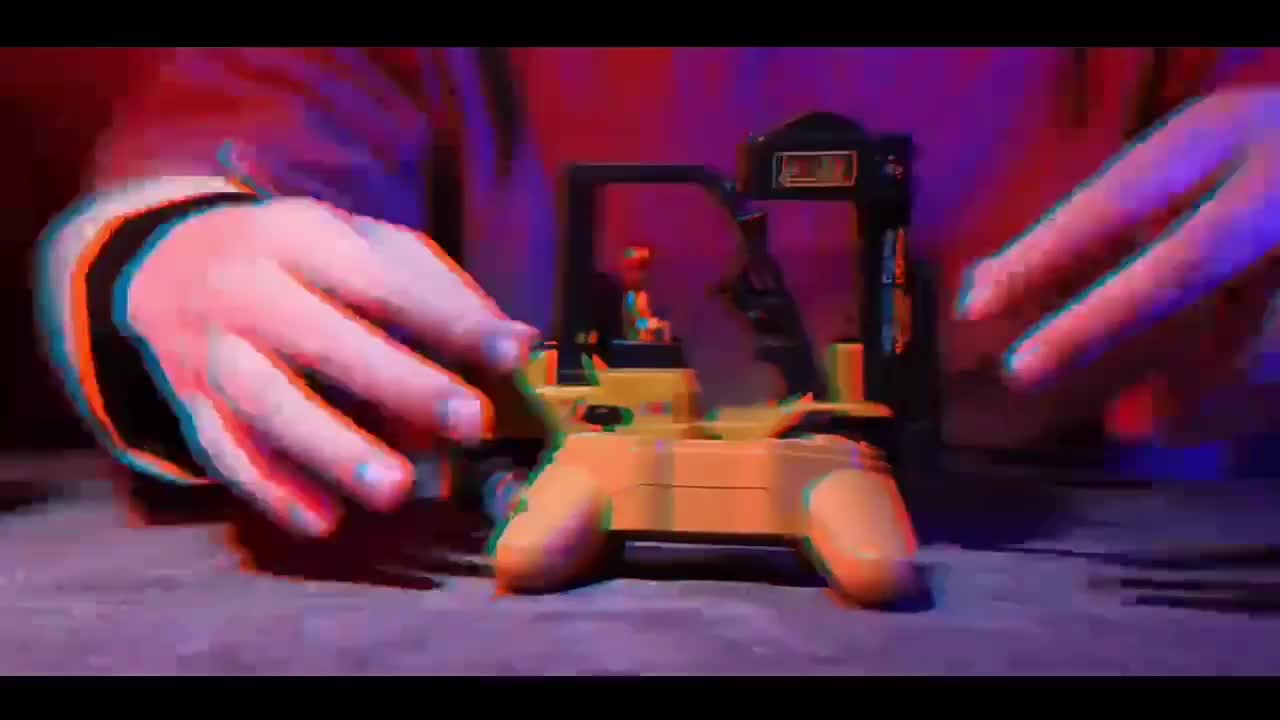 Wiederaufladbares 2,4-GHz-Gabelstapler-Kran-Modellauto mit drahtloser Fernbedienung – anhebbares Spray-Simulation-klingendes technisches Fahrzeugspielzeug – perfektes Geschenk für Jungen!