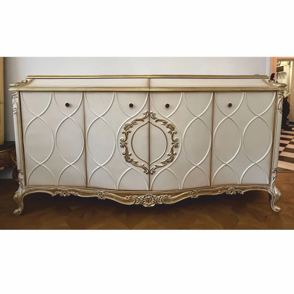 Luxus Barock Sideboard Weiß / Antik Gold 254 cm - Barock Möbel