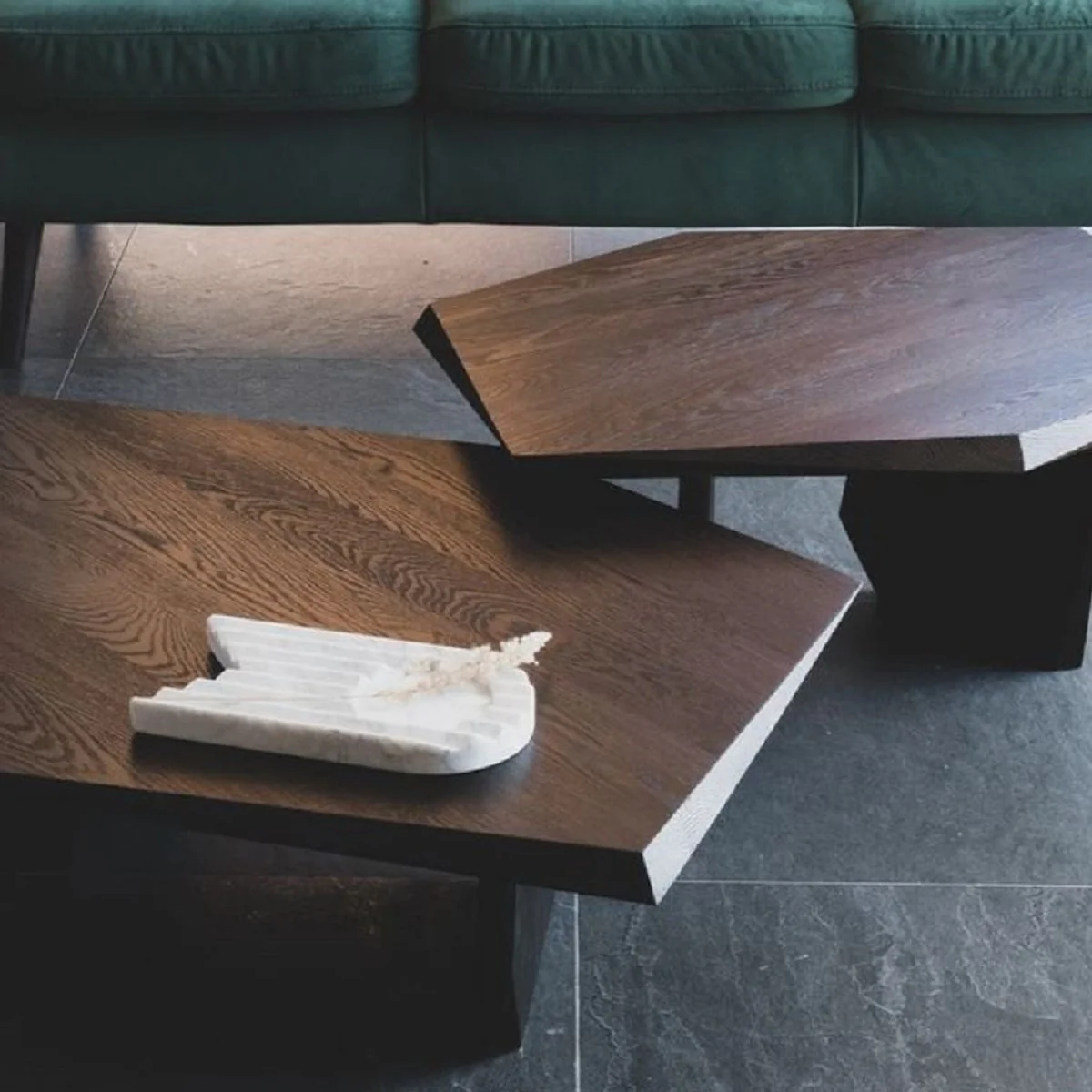 Luxury solid wood coffee table set of 2 dark brown - oak wood living room tables - living room furniture - luxury furniture - luxury furnishings