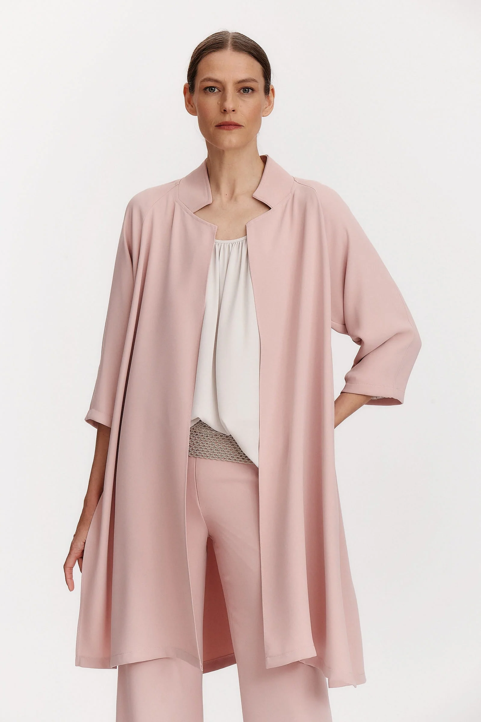 Rivera-Spanien Levita Ingrid rosa