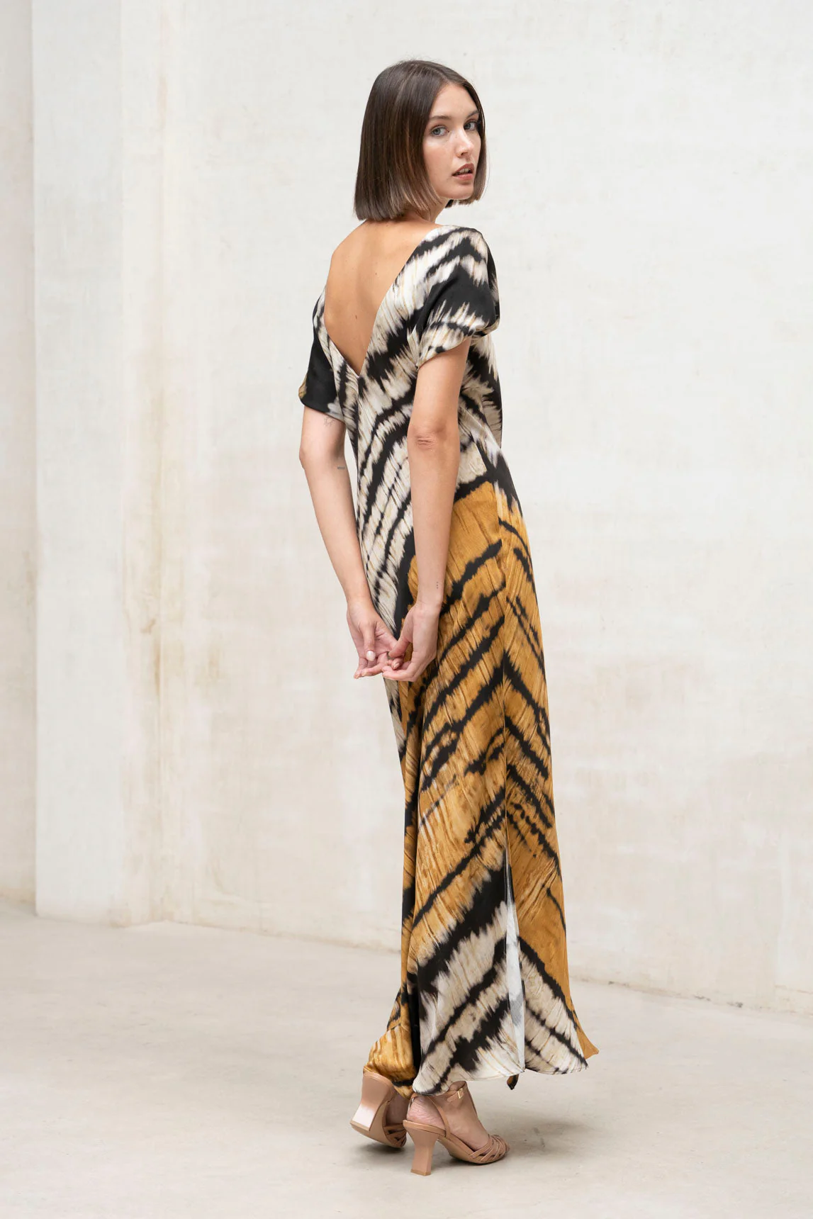 Rivera-Spain Senffarbenes und schwarz bedrucktes Yungle-Kleid