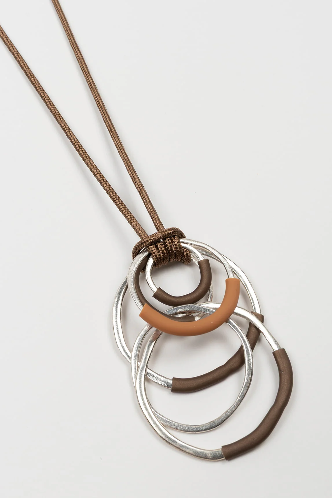 Rivera-Spanien-Kragen Orbita plata