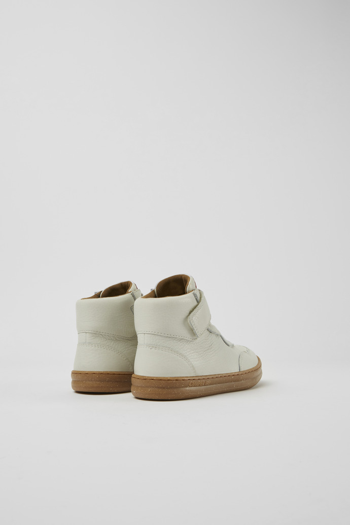 Laufende Nummer Weiße Leder Sneaker aus nicht gefärbtem Leder