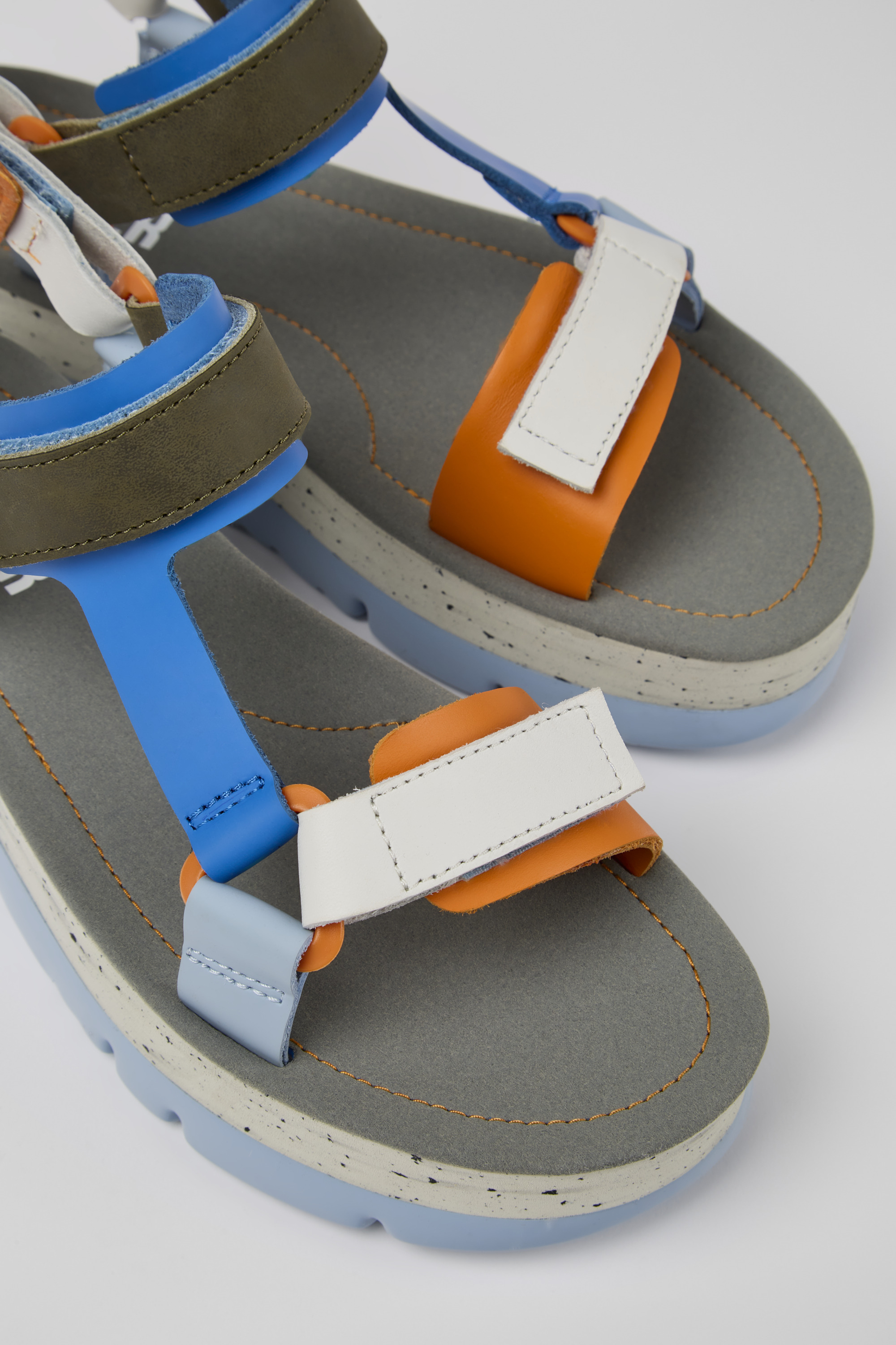 Oruga Up - Blaue, orange und weiße Ledersandalen für Frauen
