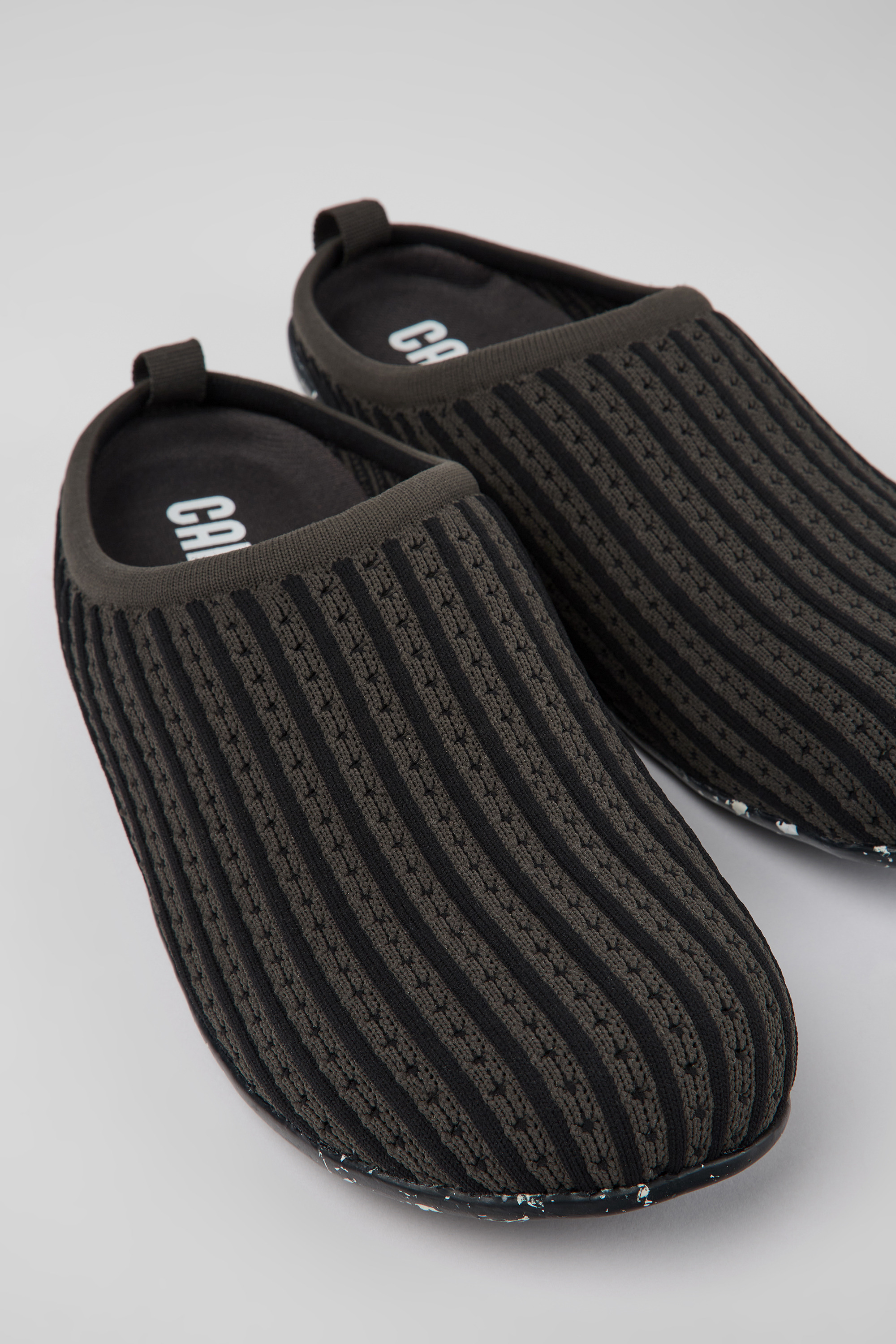 Wabi - Mehrfarbige Pantoffeln für Herren