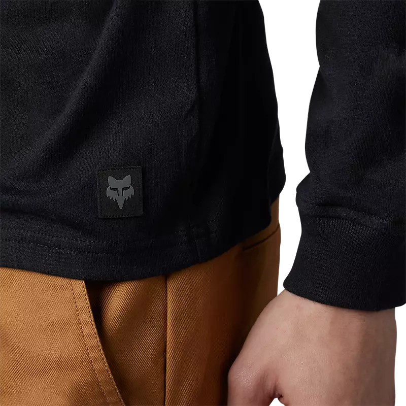 Stand for long sleeve pocket tee