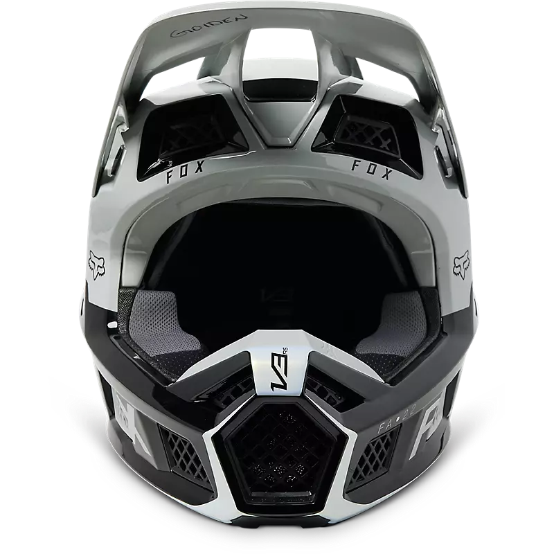 V3 RS Ryaktr Helm (2023)