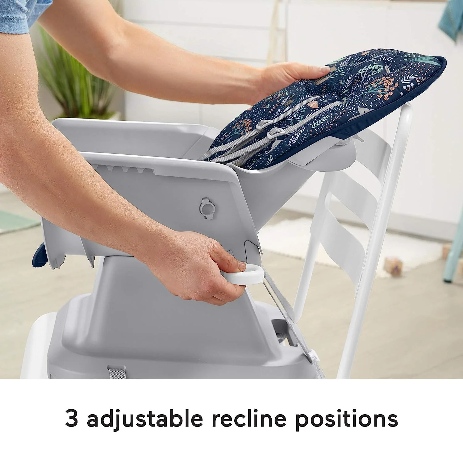 Einfacher, sauberer Hochstuhl für Babys und Kleinkinder, tragbarer Esszimmersitz mit herausnehmbarem Tabletteinsatz,