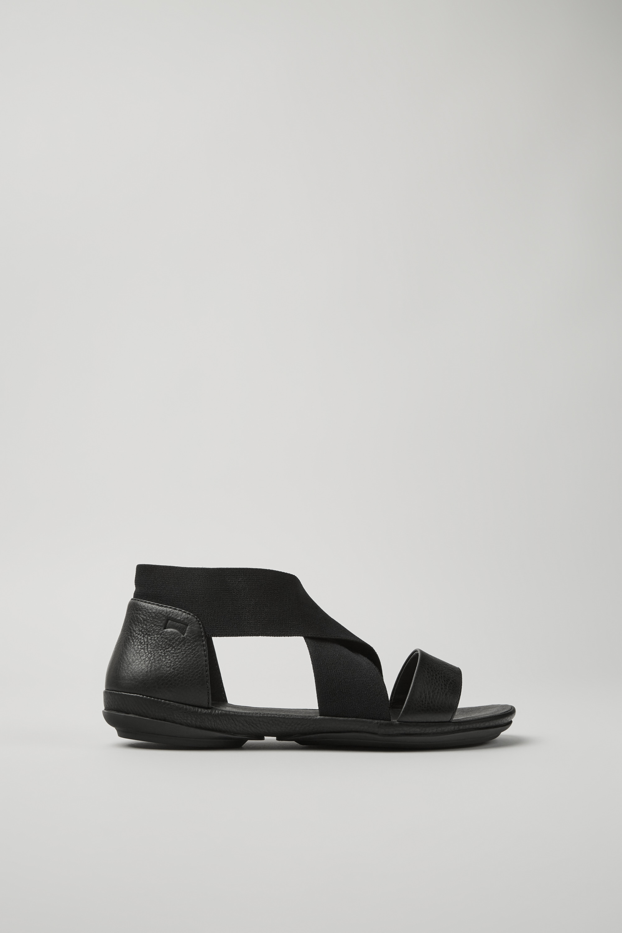 Rechts - Schwarze Sandalen für Damen