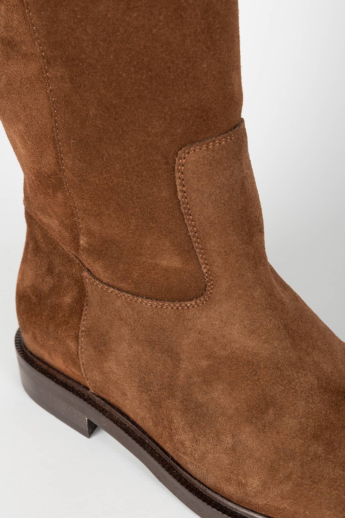 Rivera-Spanien Bota Campotosto Kamel