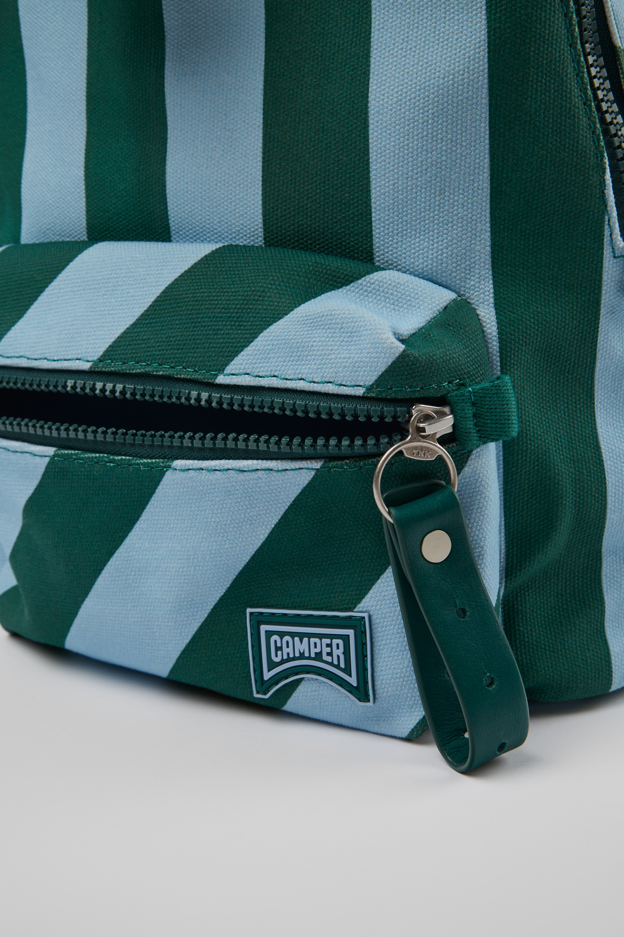 Ado - Kleiner blauer und grüner recycelter Baumwoll-Rucksack