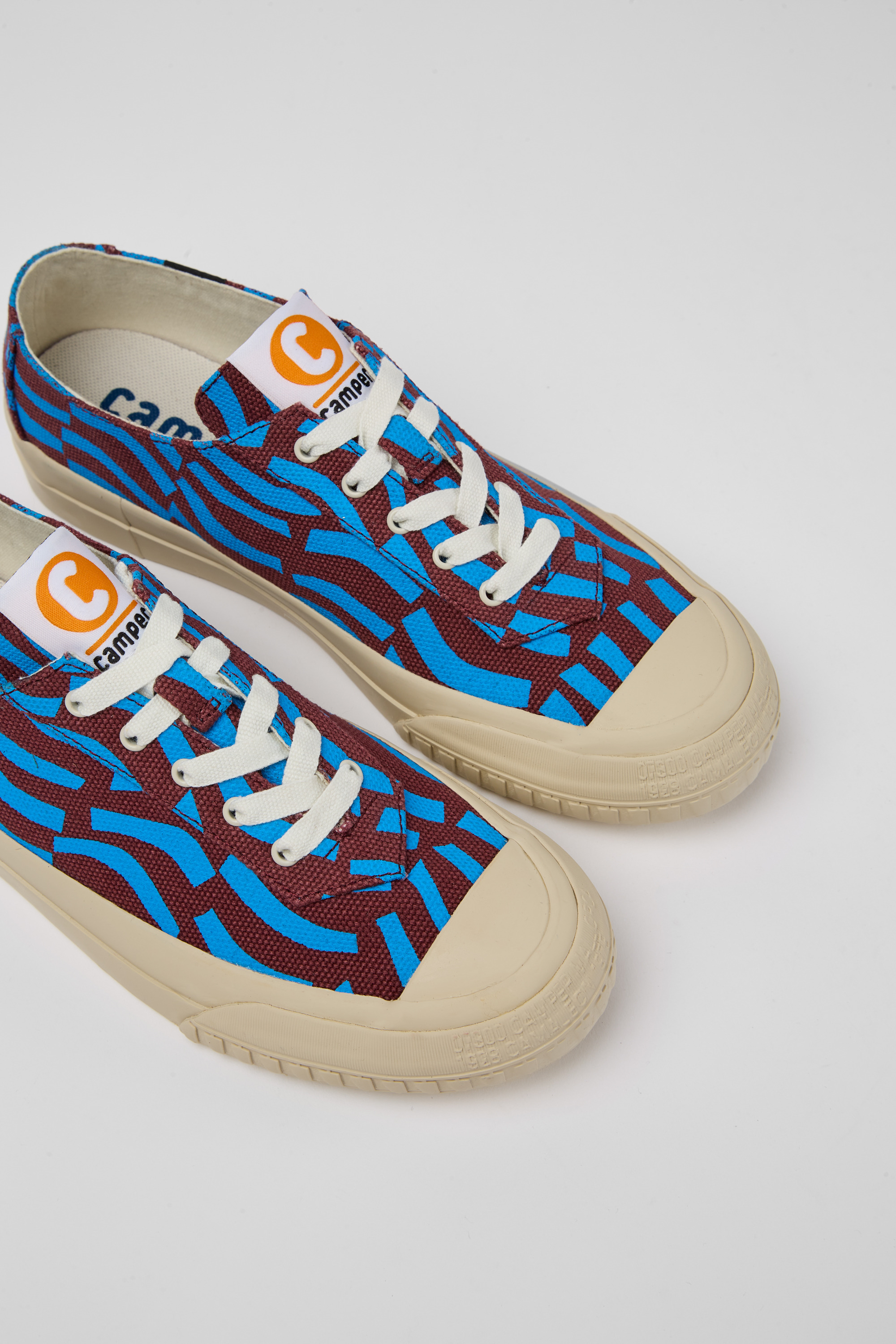 Camaleon - Blaue und burgundische Sneaker für Damen