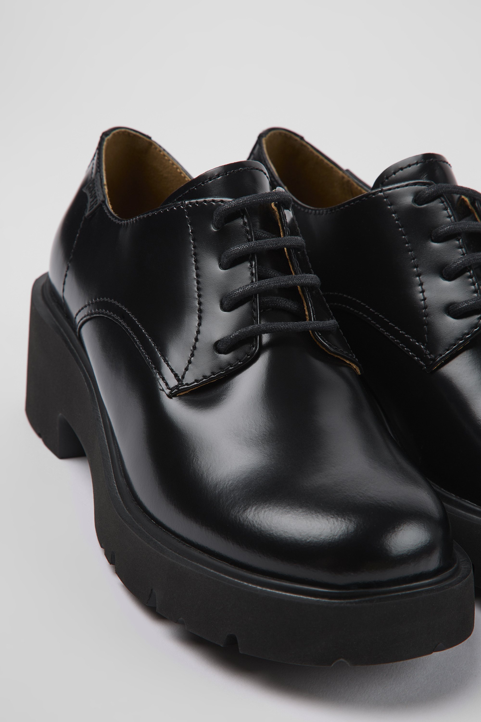 Milah - Schwarze Leder Spitzenreiter für Frauen