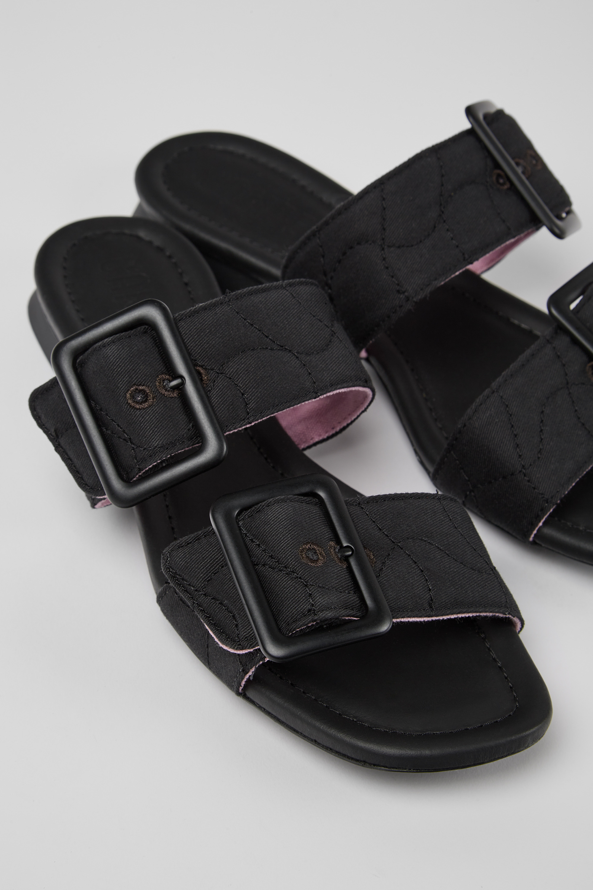 Casi Myra - Schwarz recycelte PET Sandalen für Damen