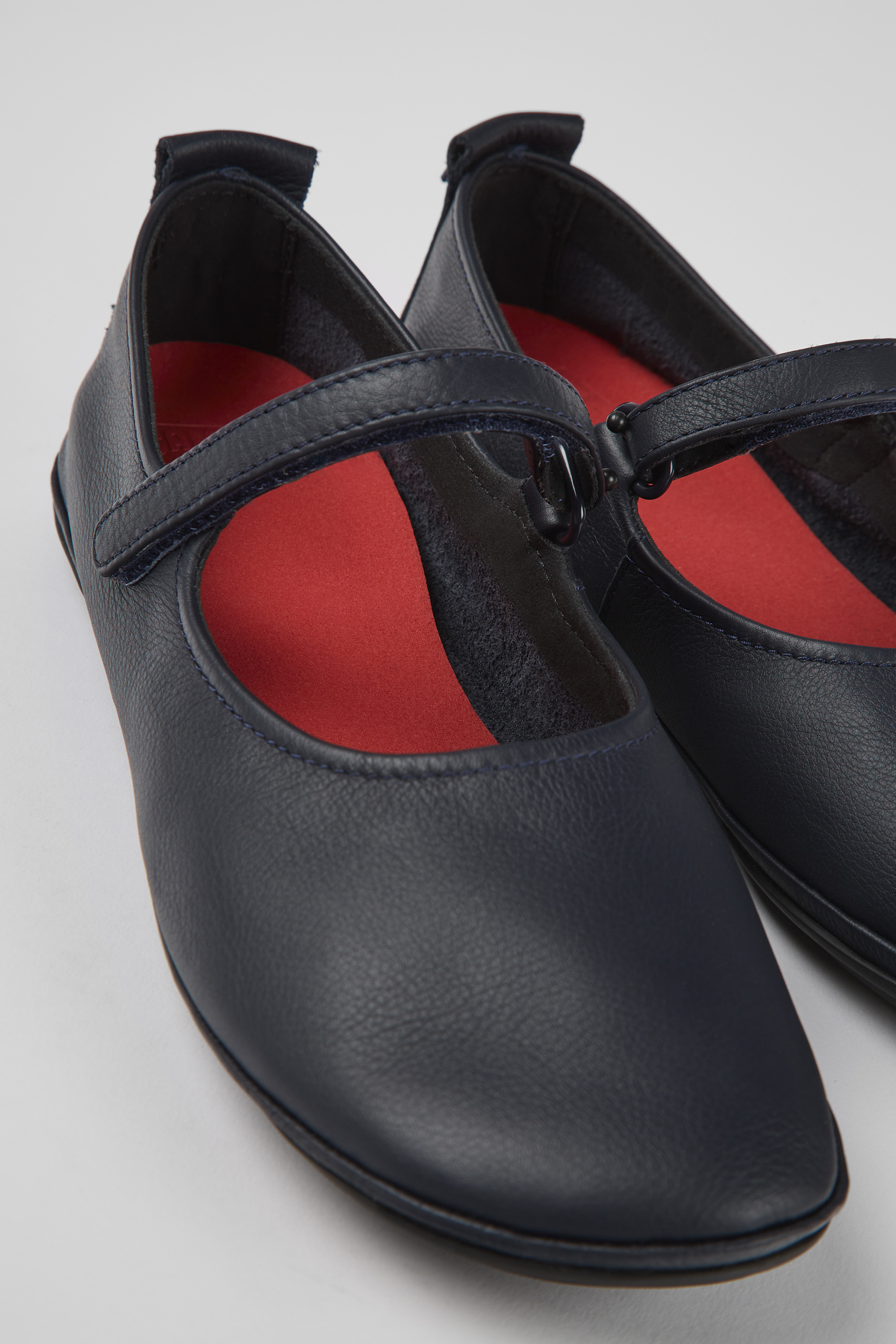 Rechts - Blaue Lederballerinas für Frauen