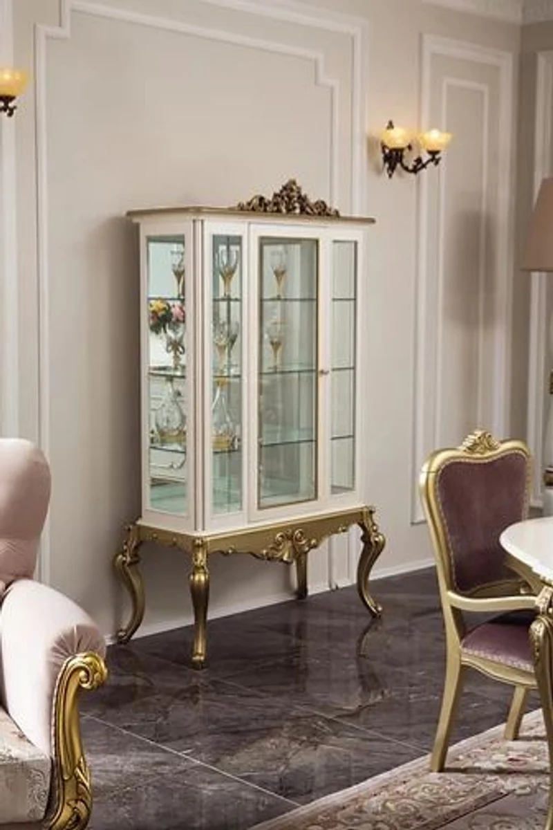is a Europe-wide renowned producer and distributor of baroque furniture and luxury decorative items
