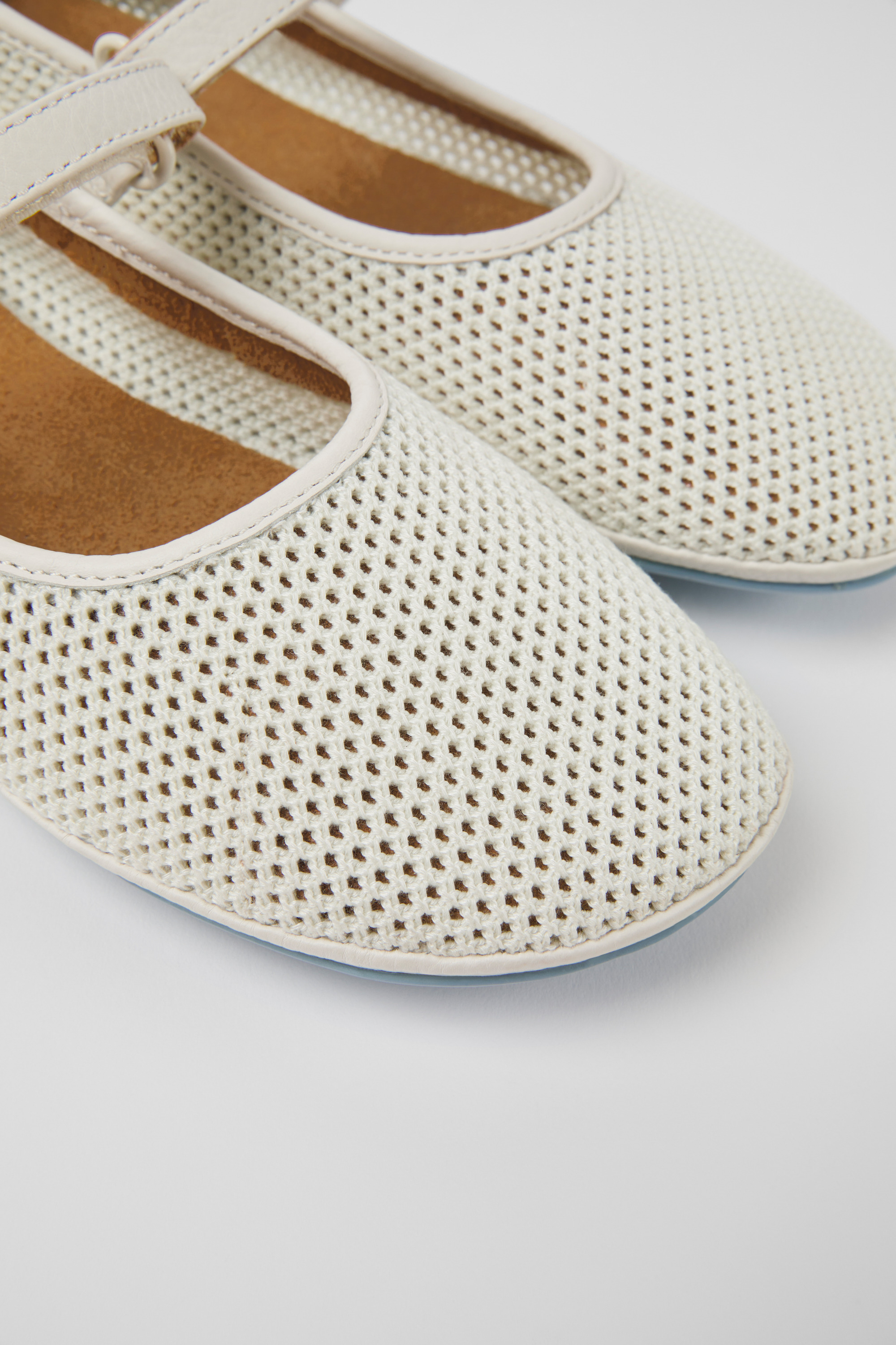 Rechts TENCEL - Weiße TENCEL Lyocell und Lederschuhe für Frauen