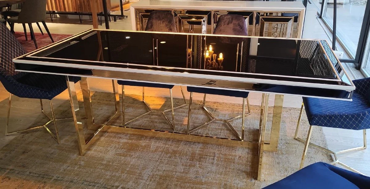 Included in delivery: 1x dining table