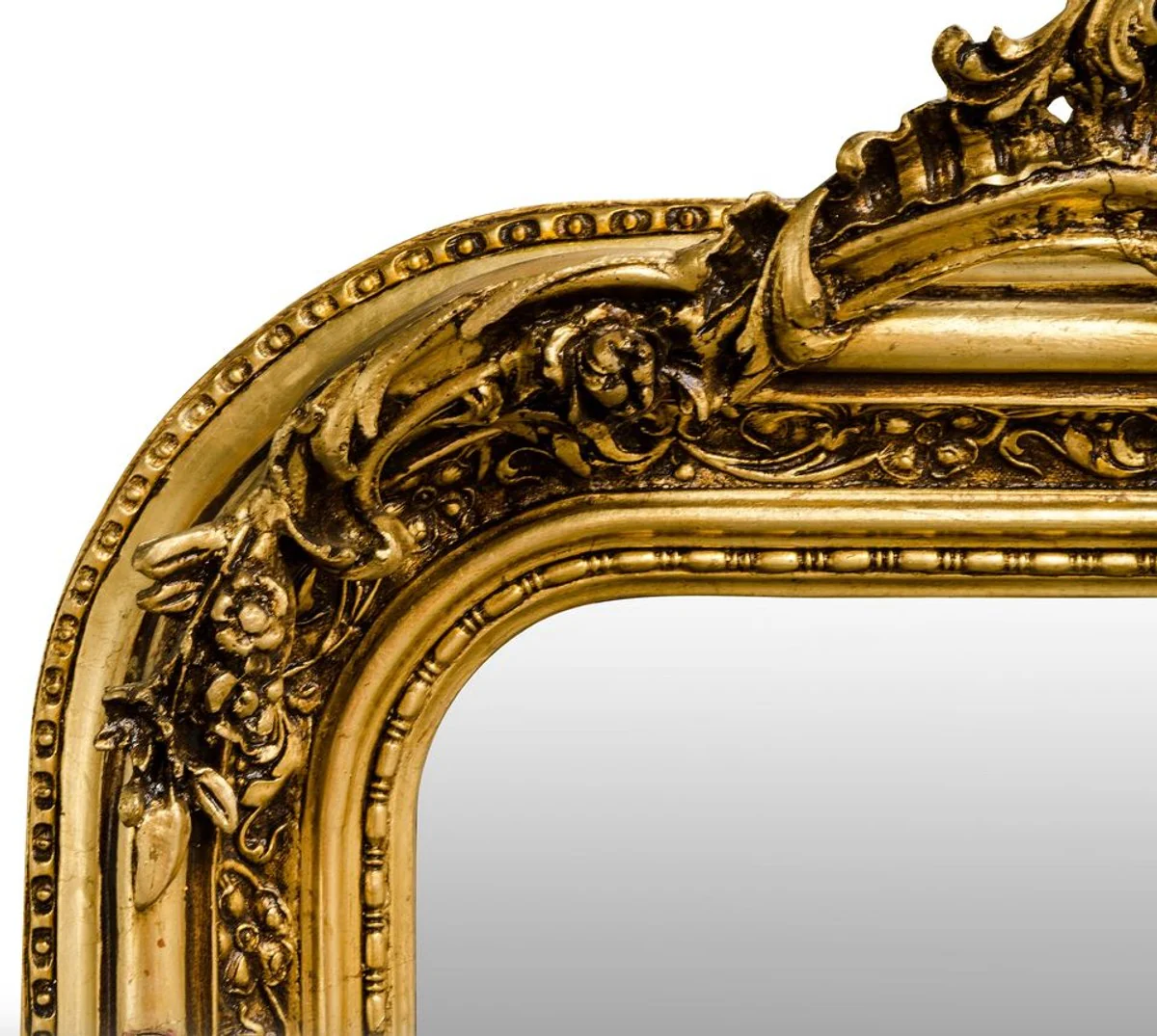 is a Europe-wide renowned producer and distributor of baroque furniture and luxury decorative items