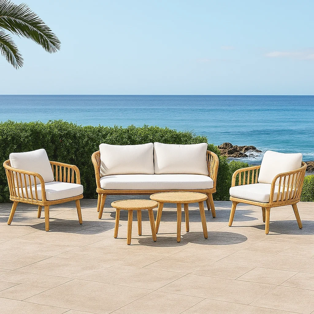 4-teiliges Gartenmöbelset aus natürlichem Kunstrattan, Sofa 140 x 75 x 75 cm, Stühle 70 x 70 x 75 cm, runder Tisch 60 x 40 cm Durchmesser, Beistelltisch 30 x 35 cm Durchmesser, weiße Kissen, geeignet für die Außenaufstellung auf Terrasse oder Balkon