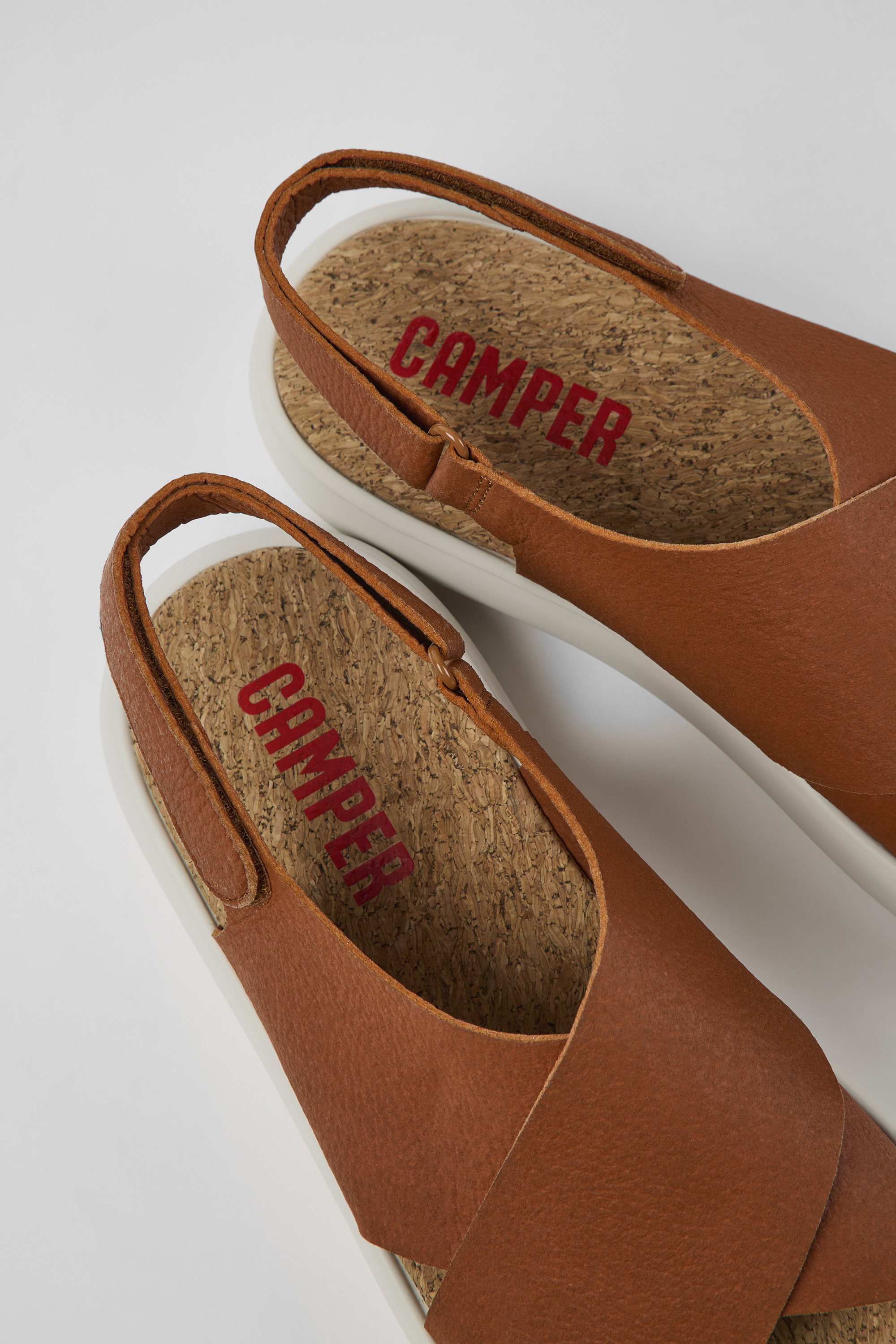 Pelotas Flota HyphaLite - Braune und weiße HyphaLite Sandalen für Herren