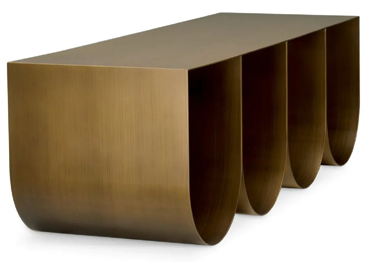 is a Europe-wide renowned producer and distributor of baroque furniture and luxury decorative items