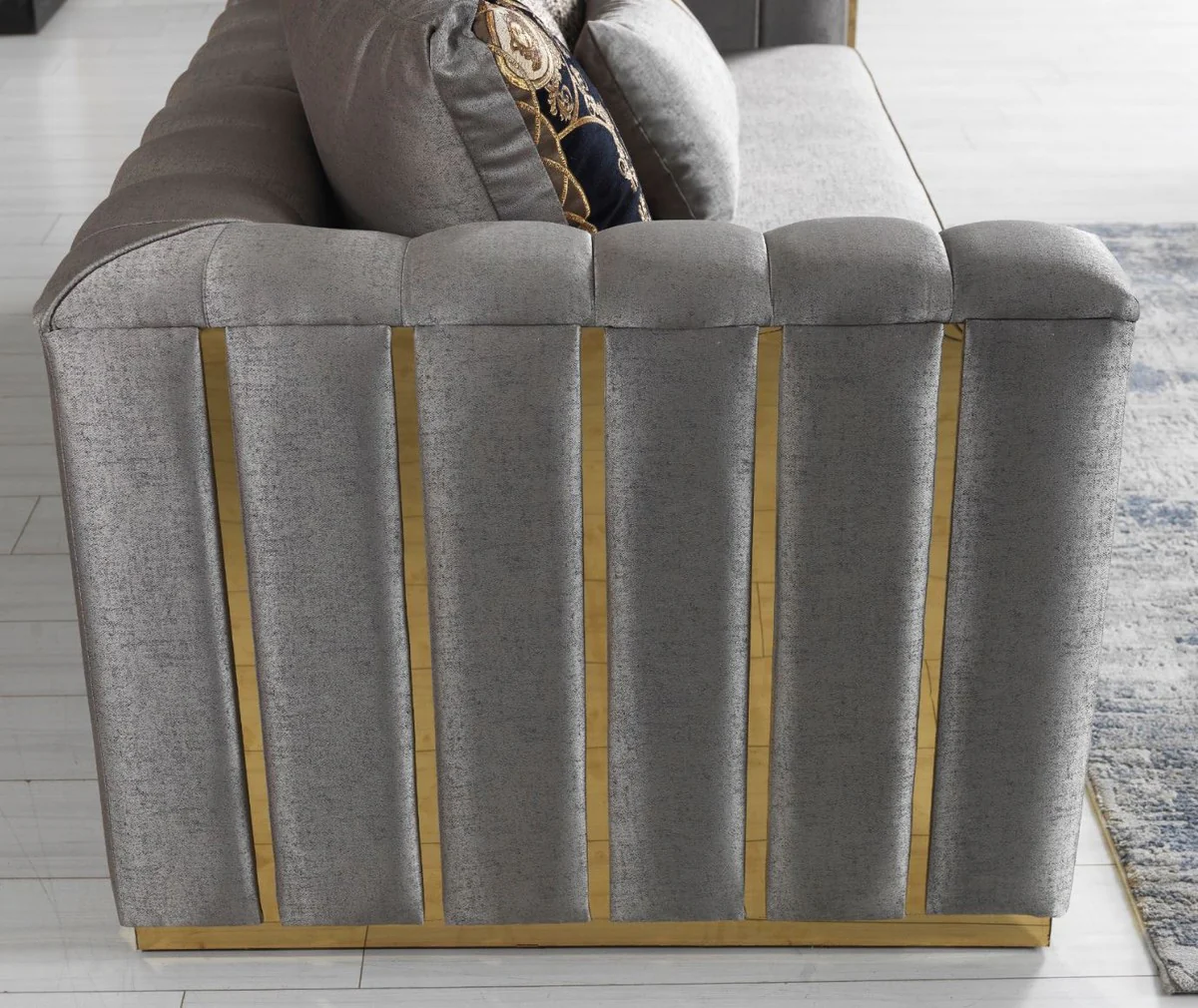 Luxury living room sofa with decorative pillows gray / gold 240 x 92 x H. 78 cm - Luxury living room furniture