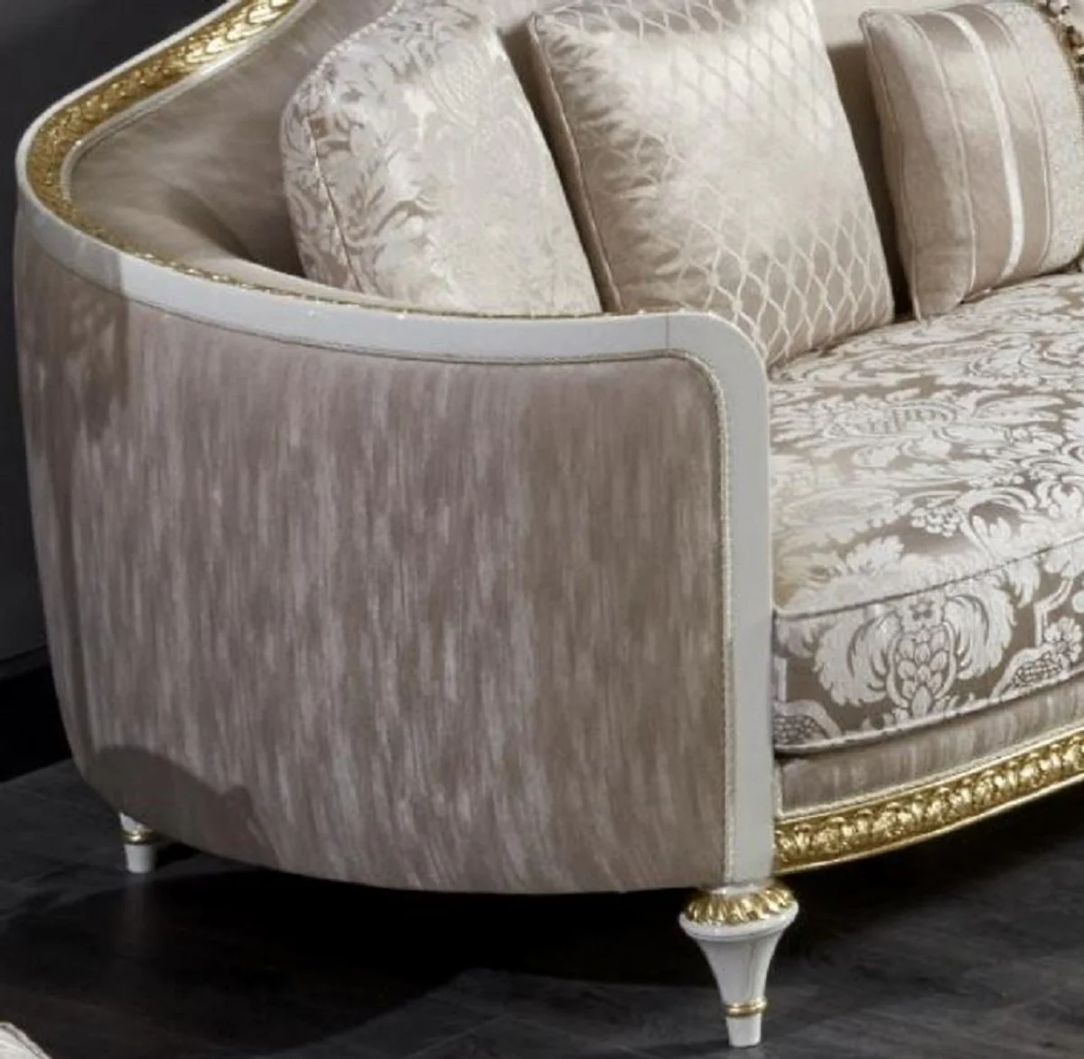Luxury Baroque Sofa Gold / White / Gold - Magnificent Living Room Sofa - Baroque Style Living Room Furniture - Luxury Furniture in Baroque Style - Baroque Furnishings - Noble & Magnificent