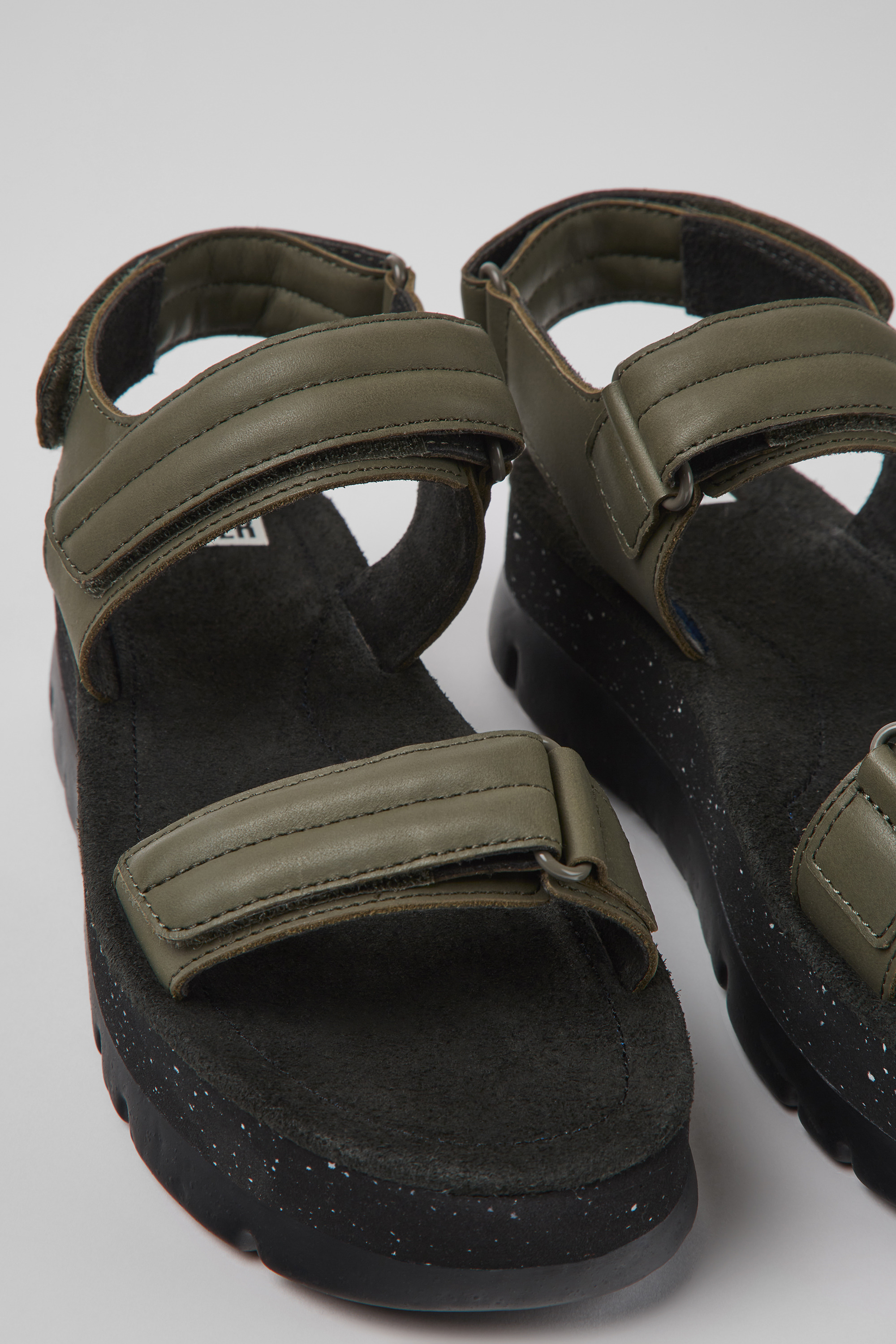 Oruga Up - Grüne Leder Sandalen für Damen