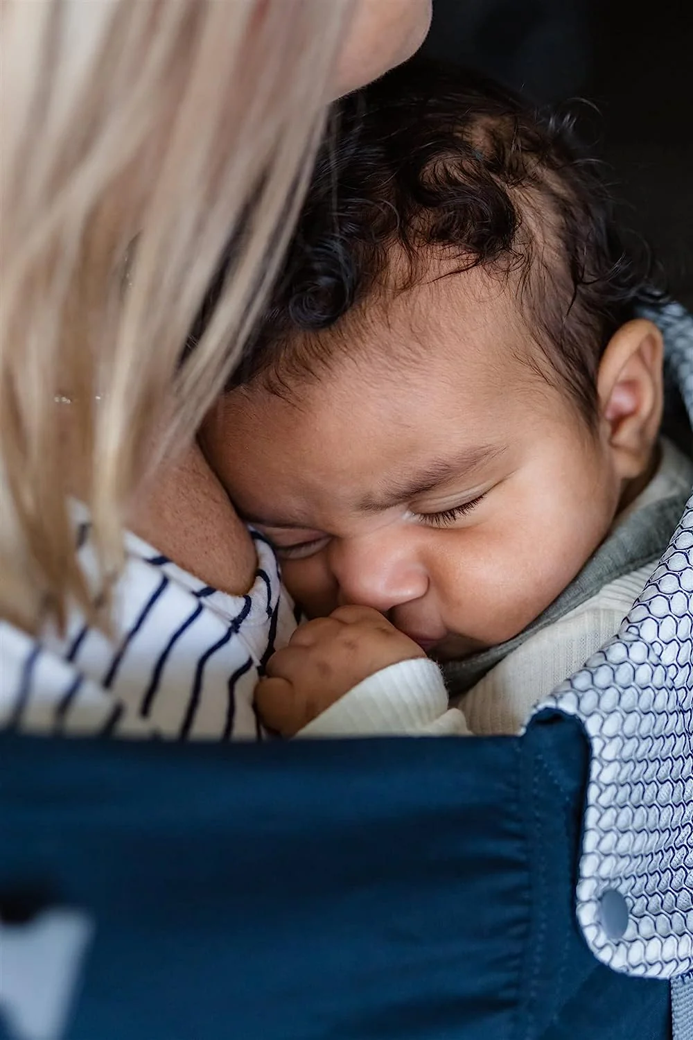 Babytrage für Neugeborene bis Kleinkinder – alle Positionen Babytrage, Babytrage-Rucksack und Baby-Vordertrage mit verstellbarem Sitz, ergonomische Babytrage, 3,3–15,6 kg (Marineblau)