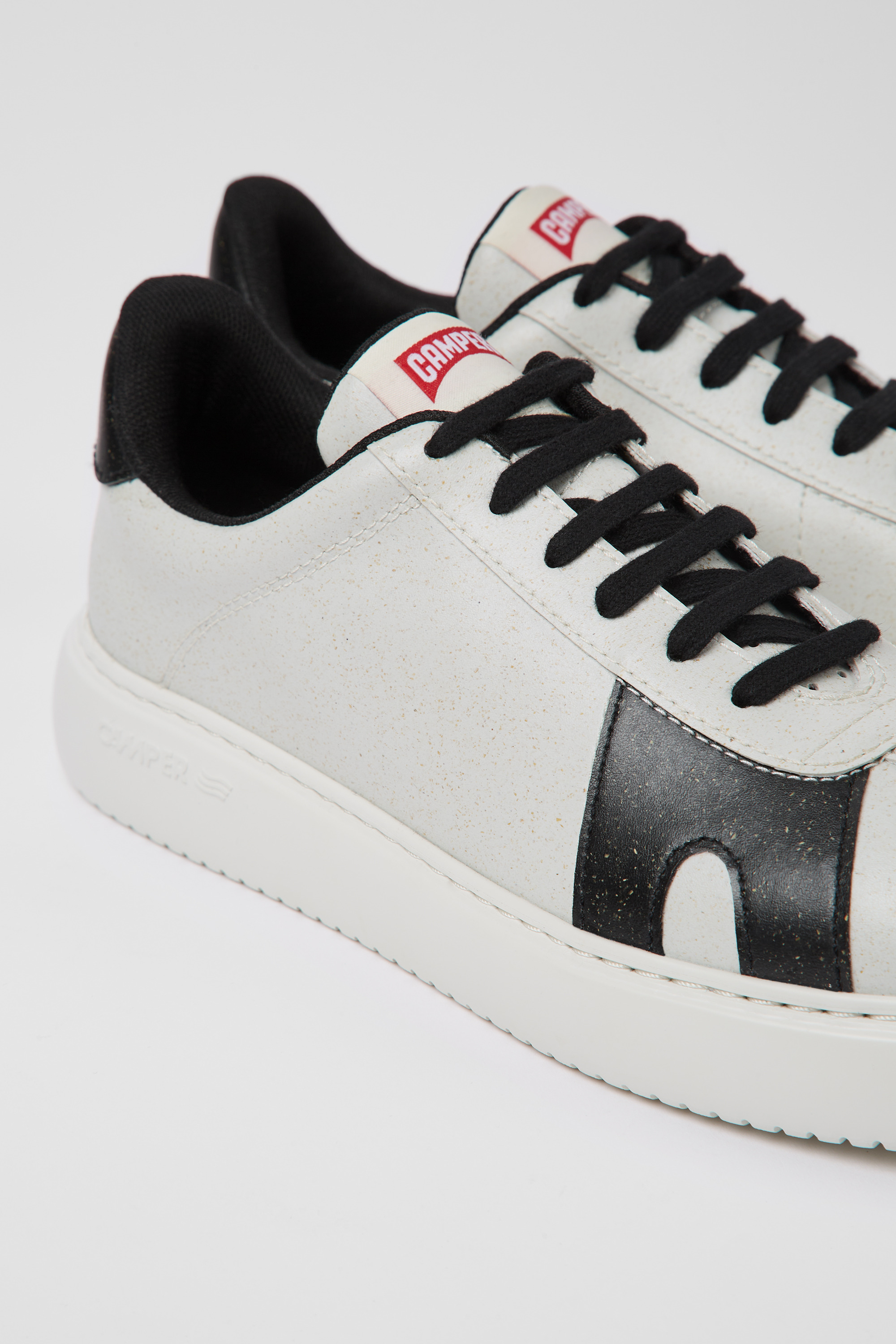 Runner K21 MIRUM - Weiße und schwarze Turnschuhe für Damen