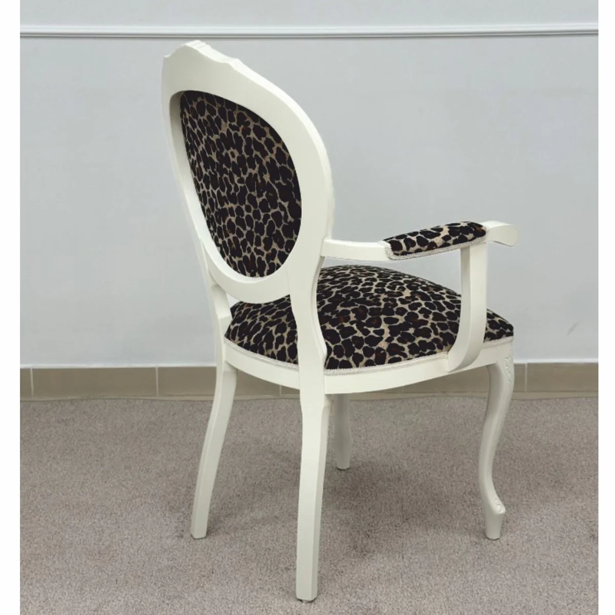 Luxury Baroque Dining Room Chair with Armrests Leopard / White - Baroque Furniture