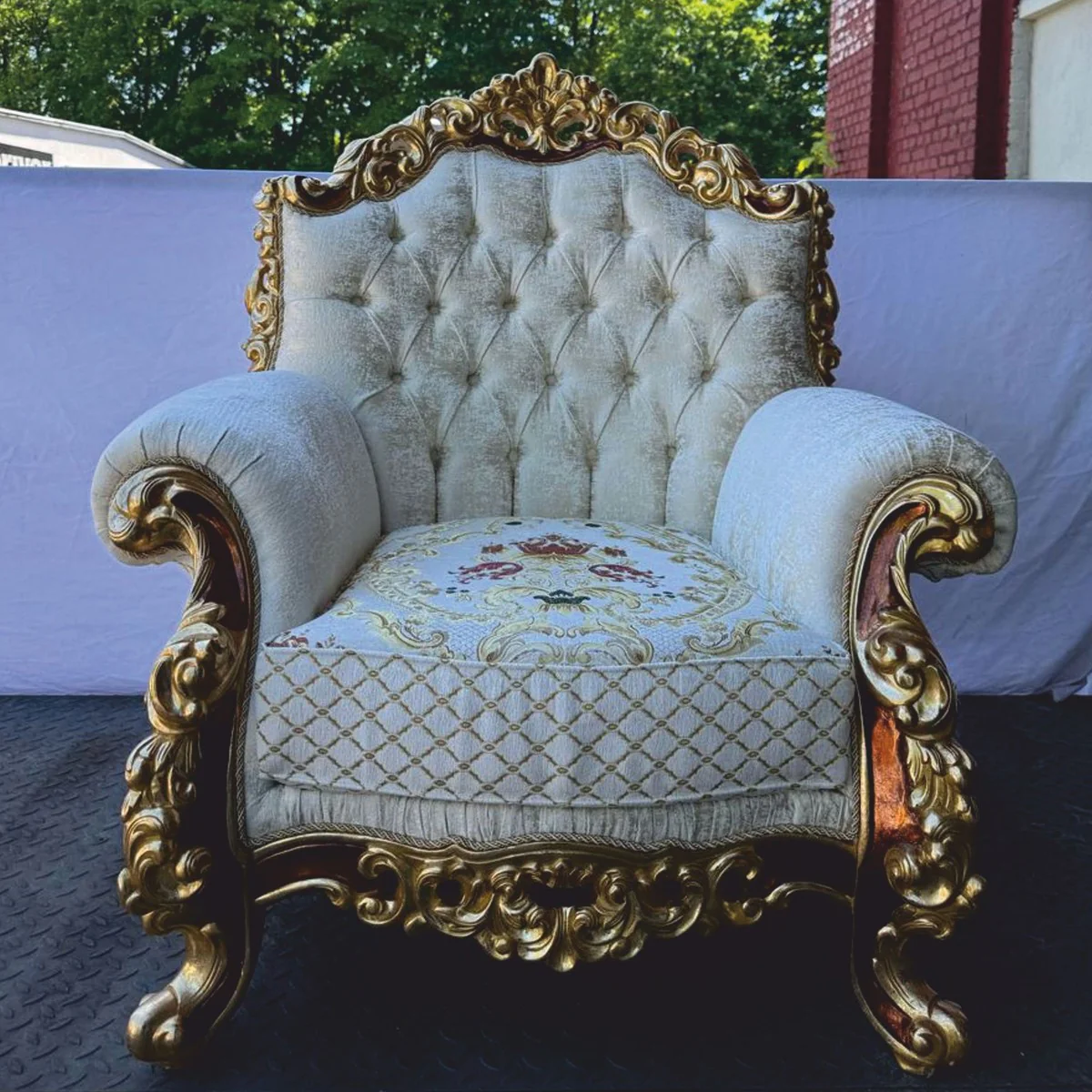 Luxus Barock Sessel Weiß / Braun / Gold H. 120 cm - Barock Möbel