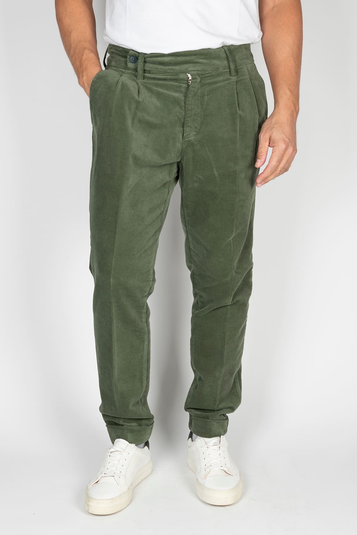 Rivera-Spanien Paul Miranda grüne Cord-Faltenhose