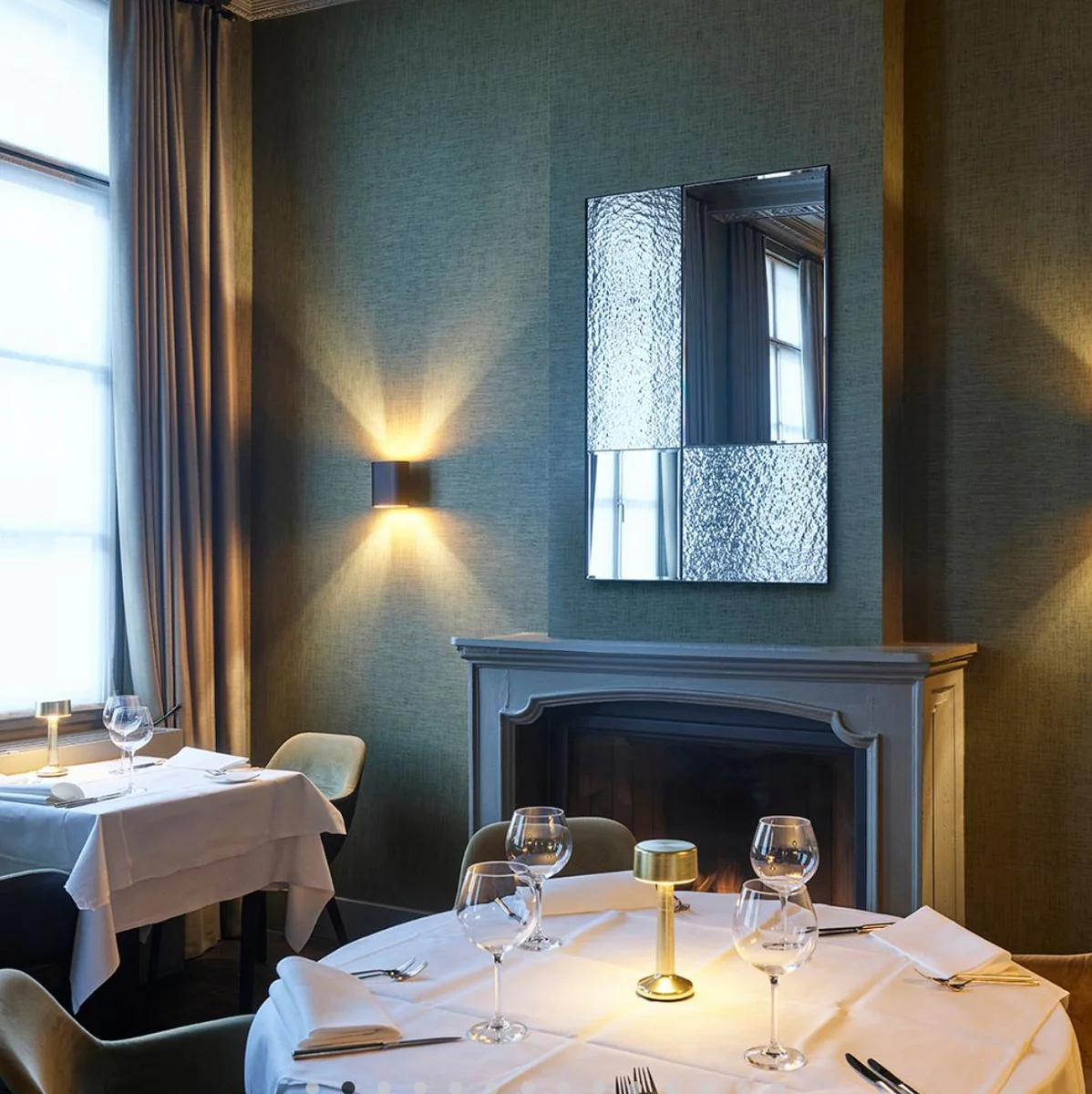 Luxury wall mirror black 80 x 2 x H. 120 cm - Hotel & Restaurant Mirror - Luxury Collection